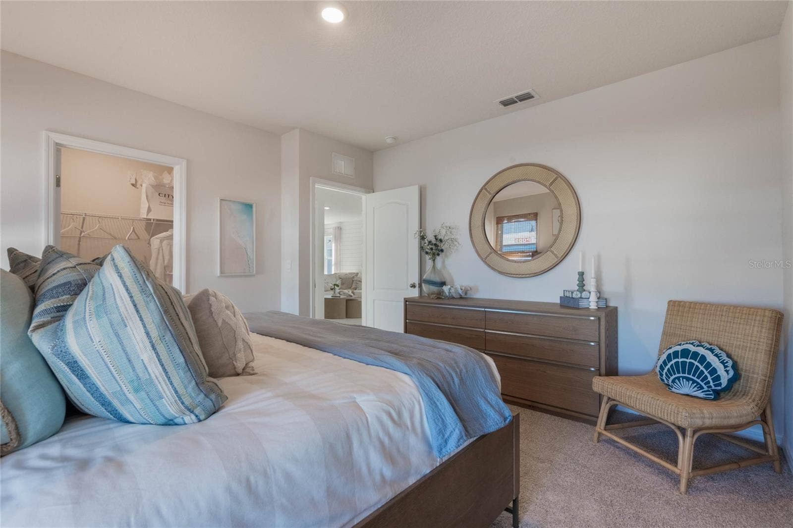 4561 BARBERRY AVENUE, Lakeland, FL 33811 4561 BARBERRY AVENUE, Lakeland, FL 33811