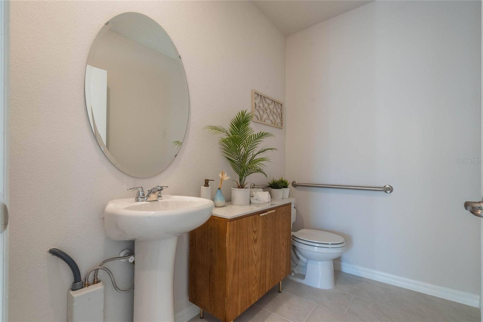 4561 BARBERRY AVENUE, Lakeland, FL 33811 4561 BARBERRY AVENUE, Lakeland, FL 33811