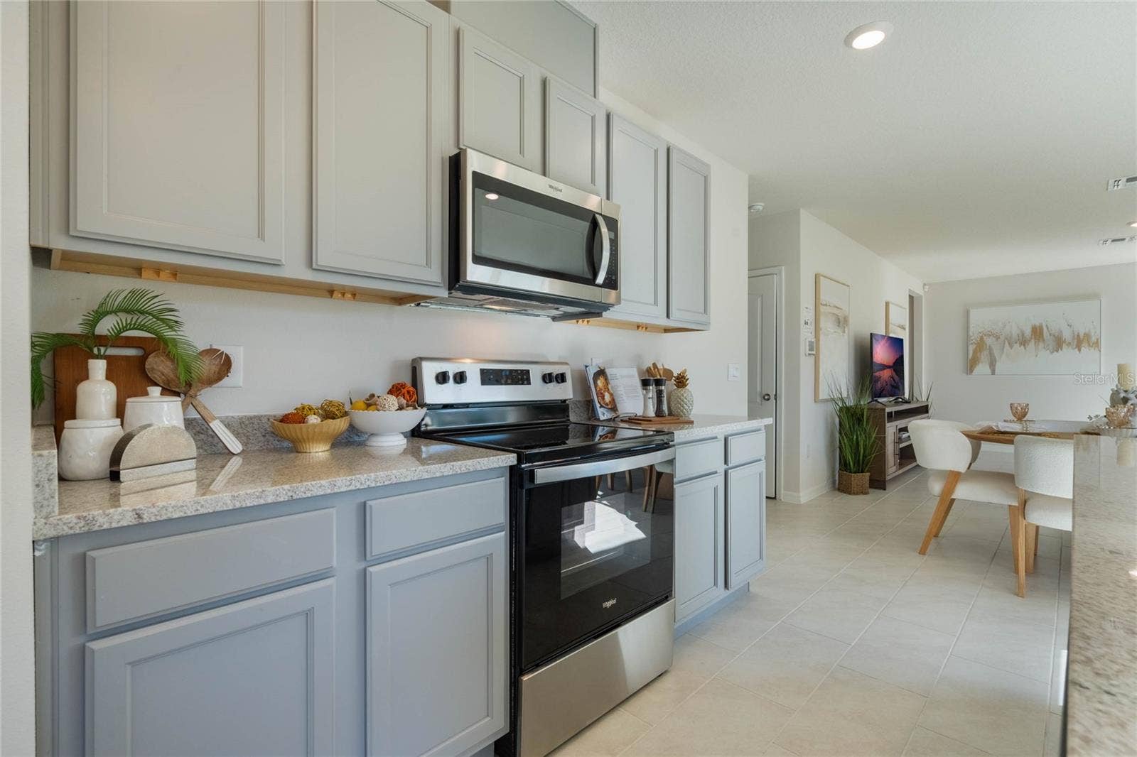 4561 BARBERRY AVENUE, Lakeland, FL 33811 4561 BARBERRY AVENUE, Lakeland, FL 33811