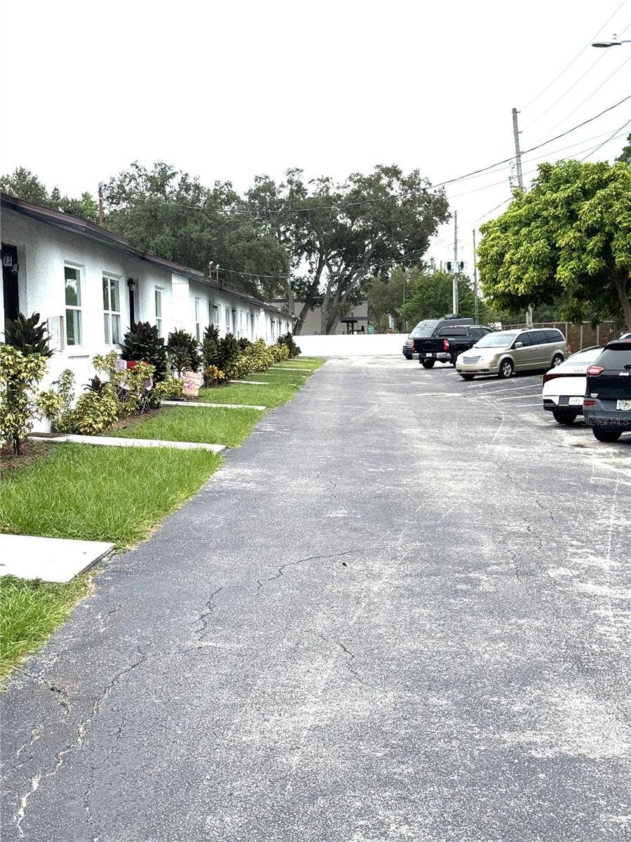 4590 76TH AVENUE N, #301, Pinellas Park, FL 33781 Parking