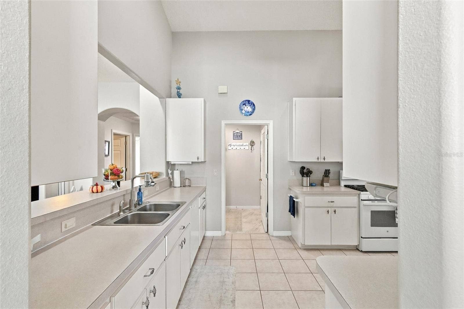 5604 GULF STREAM STREET, Tavares, FL 32778