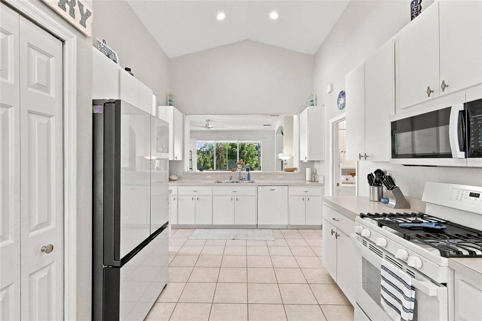 5604 GULF STREAM STREET, Tavares, FL 32778