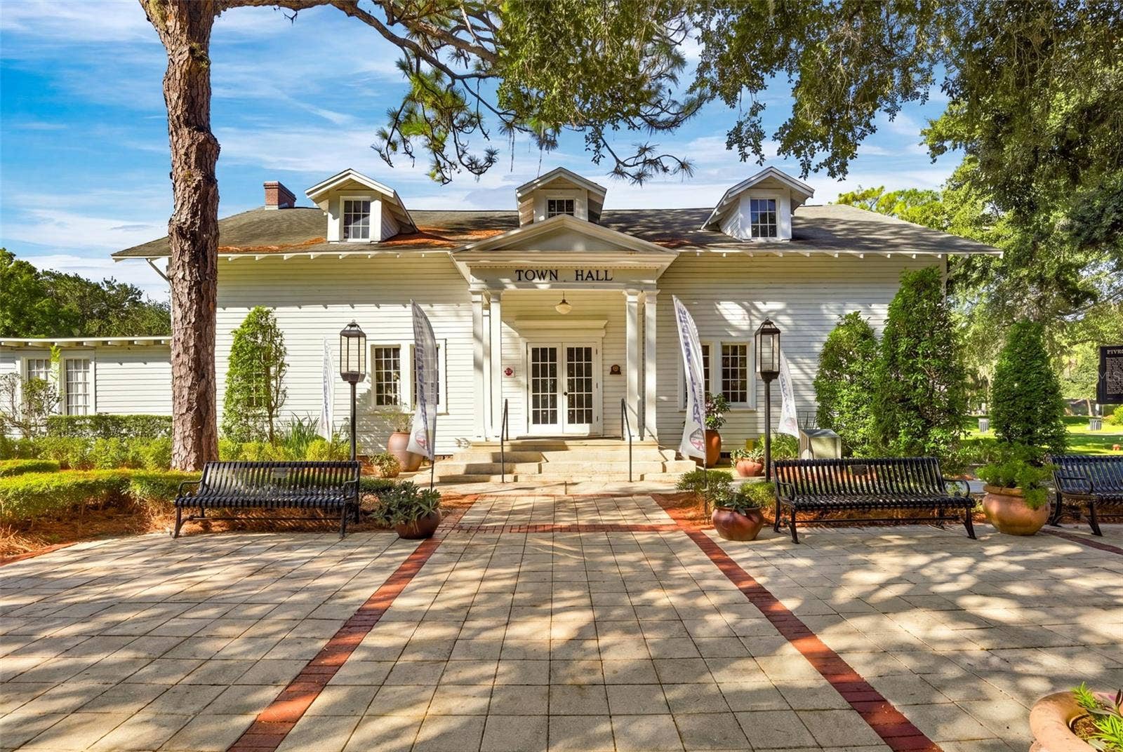 105 FOREST STREET, Windermere, FL 34786 105 FOREST STREET, Windermere, FL 34786