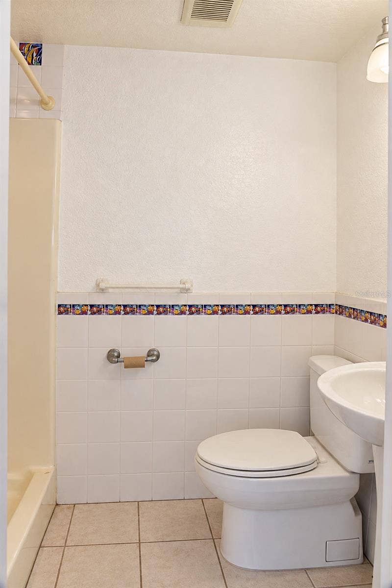 6526 3RD AVENUE S, St Petersburg, FL 33707 6526 3RD AVENUE S, St Petersburg, FL 33707