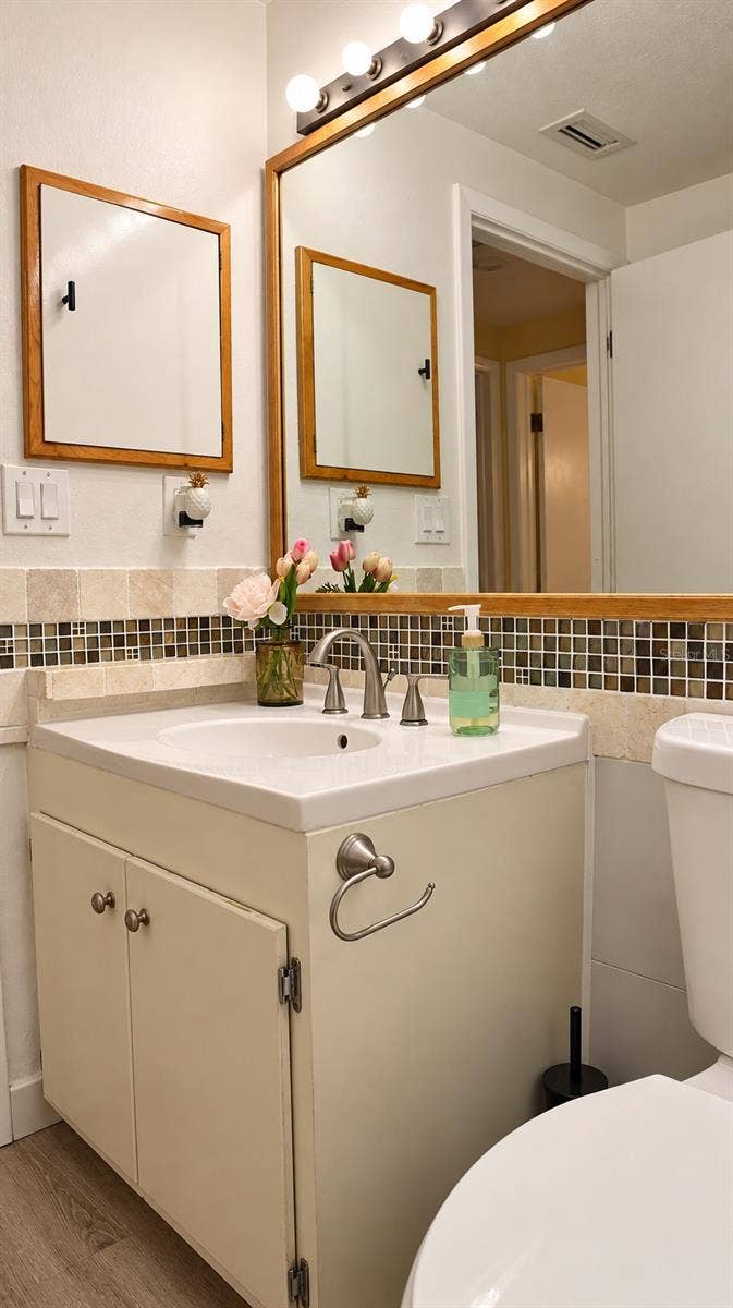 6526 3RD AVENUE S, St Petersburg, FL 33707 6526 3RD AVENUE S, St Petersburg, FL 33707