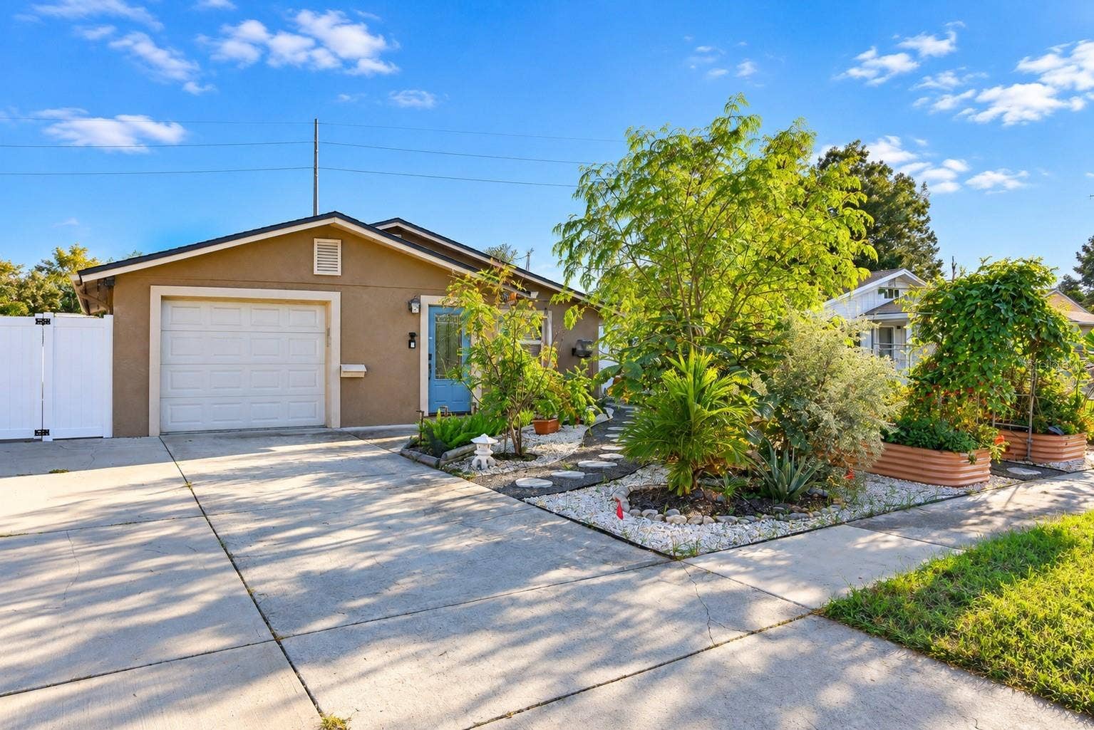 6526 3RD AVENUE S, St Petersburg, FL 33707 6526 3RD AVENUE S, St Petersburg, FL 33707