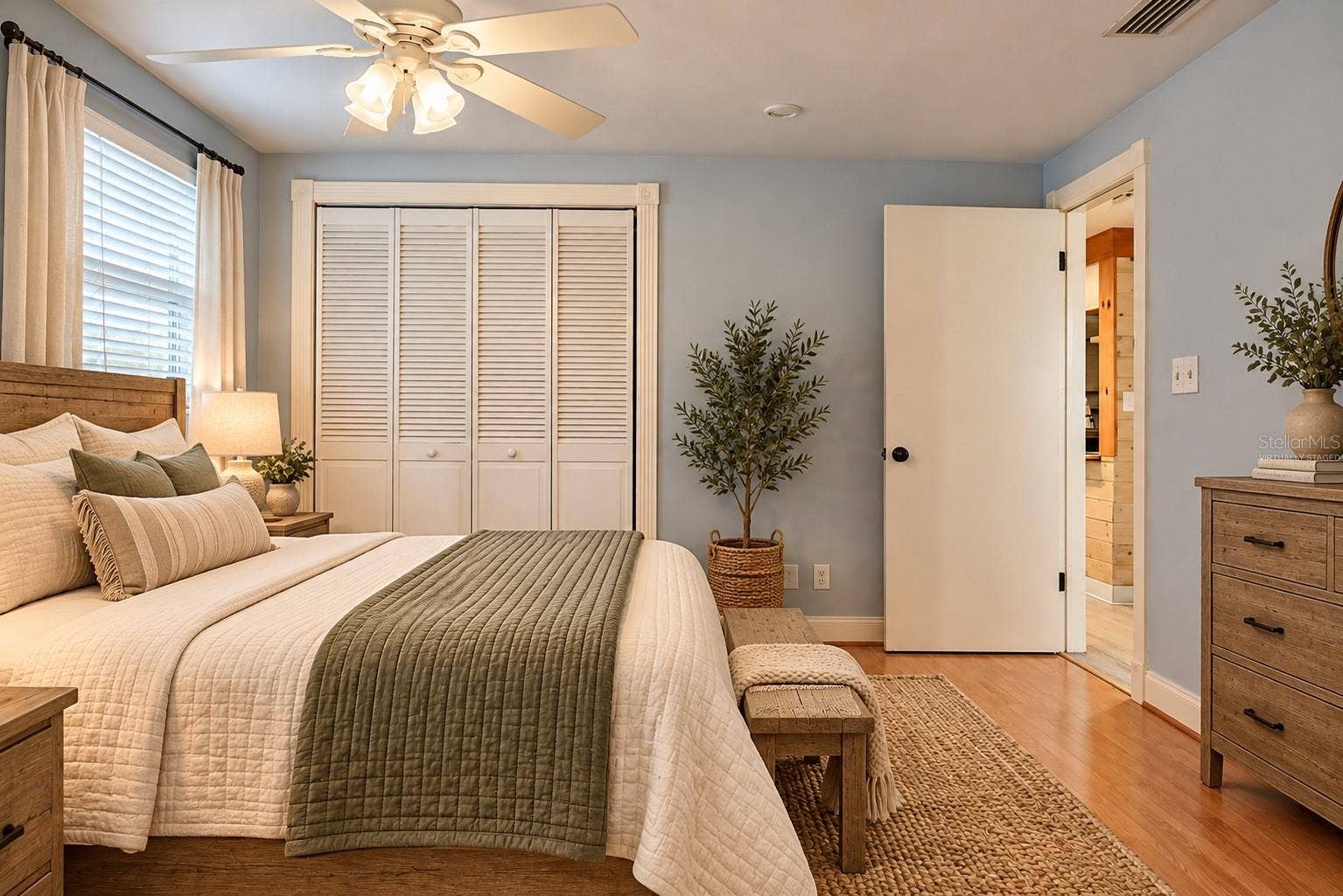 6526 3RD AVENUE S, St Petersburg, FL 33707 Virtually Staged