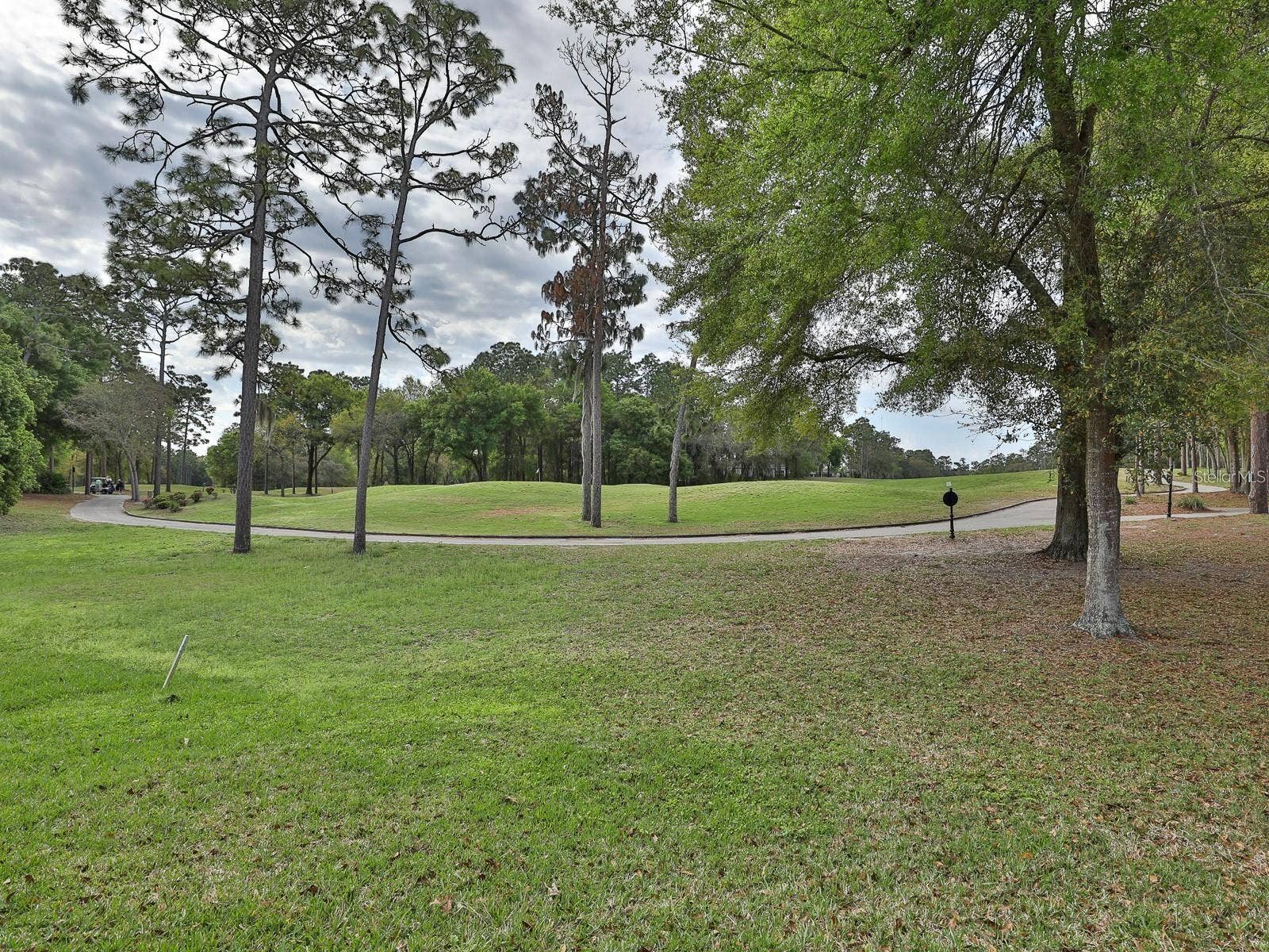 105 RIDGEWAY, Deland, FL 32724 Gold Course