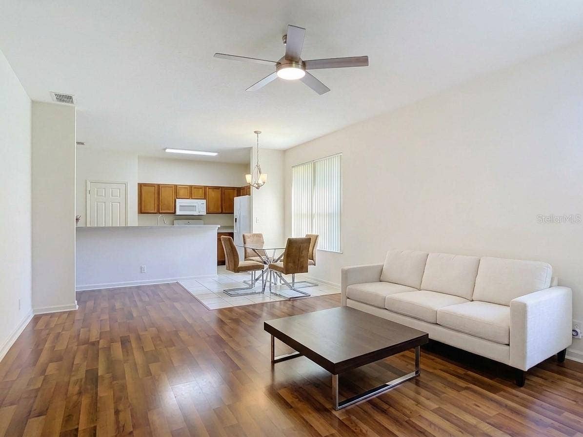 105 RIDGEWAY, Deland, FL 32724 Family Room