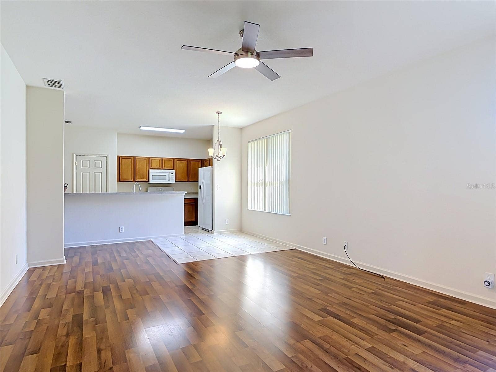 105 RIDGEWAY, Deland, FL 32724 Family Room