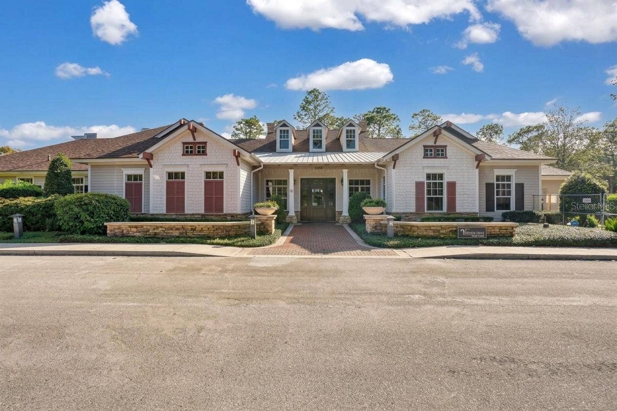 105 RIDGEWAY, Deland, FL 32724 Club House