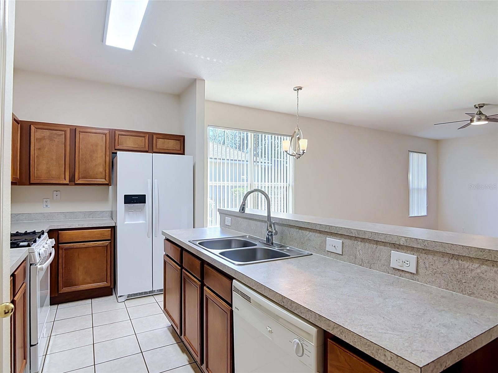 105 RIDGEWAY, Deland, FL 32724 105 RIDGEWAY, Deland, FL 32724