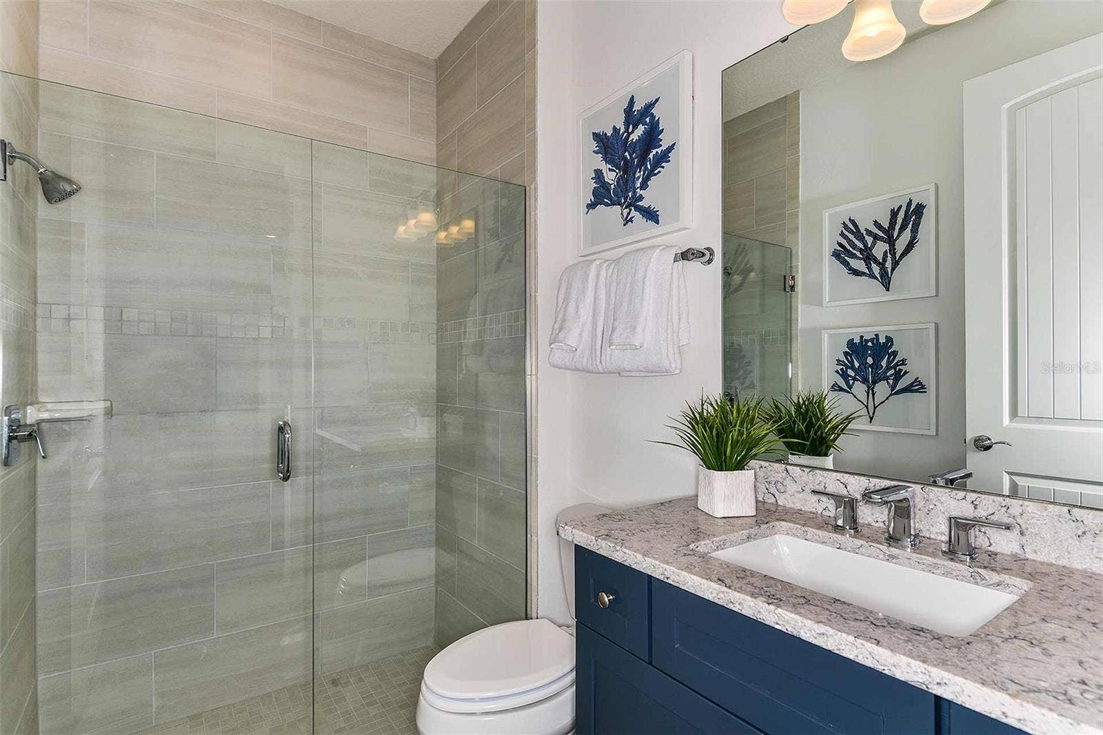 6541 WHITE WILLOW COURT, St Cloud, FL 34771 Model Home Design Only. Pictures and furnishings are for illustrative purposes only. Elevations, colors and options may vary. Furniture is for model home staging only.