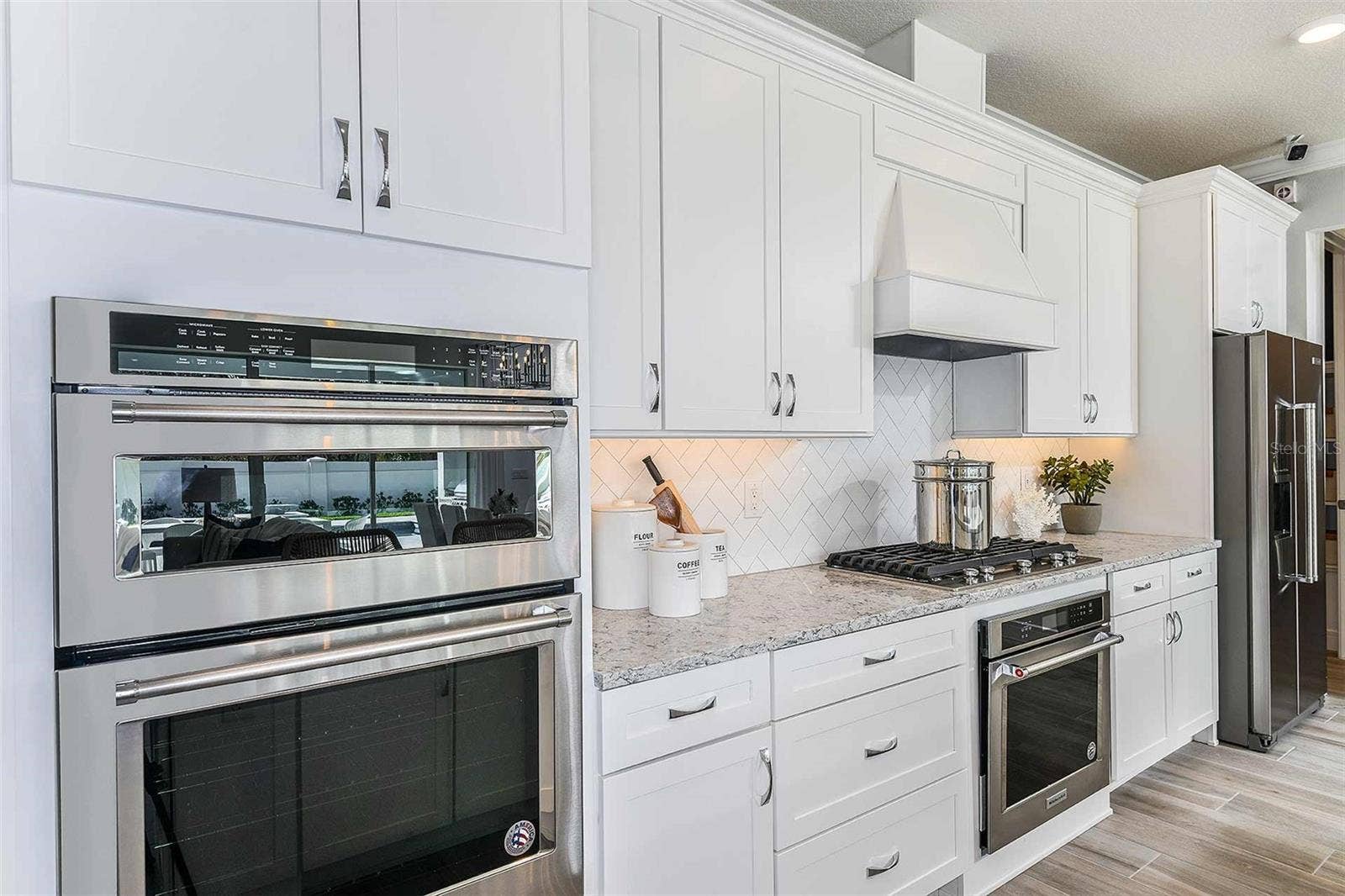 6541 WHITE WILLOW COURT, St Cloud, FL 34771 Model Home Design Only. Pictures and furnishings are for illustrative purposes only. Elevations, colors and options may vary. Furniture is for model home staging only.