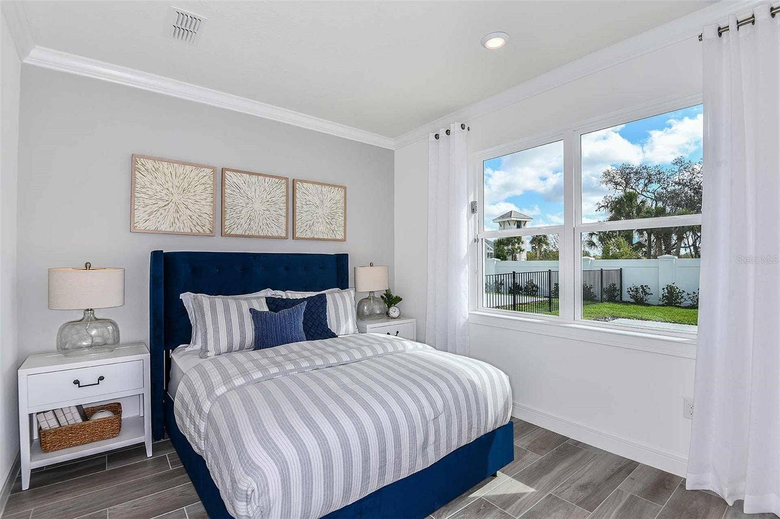 6541 WHITE WILLOW COURT, St Cloud, FL 34771 Model Home Design Only. Pictures and furnishings are for illustrative purposes only. Elevations, colors and options may vary. Furniture is for model home staging only.