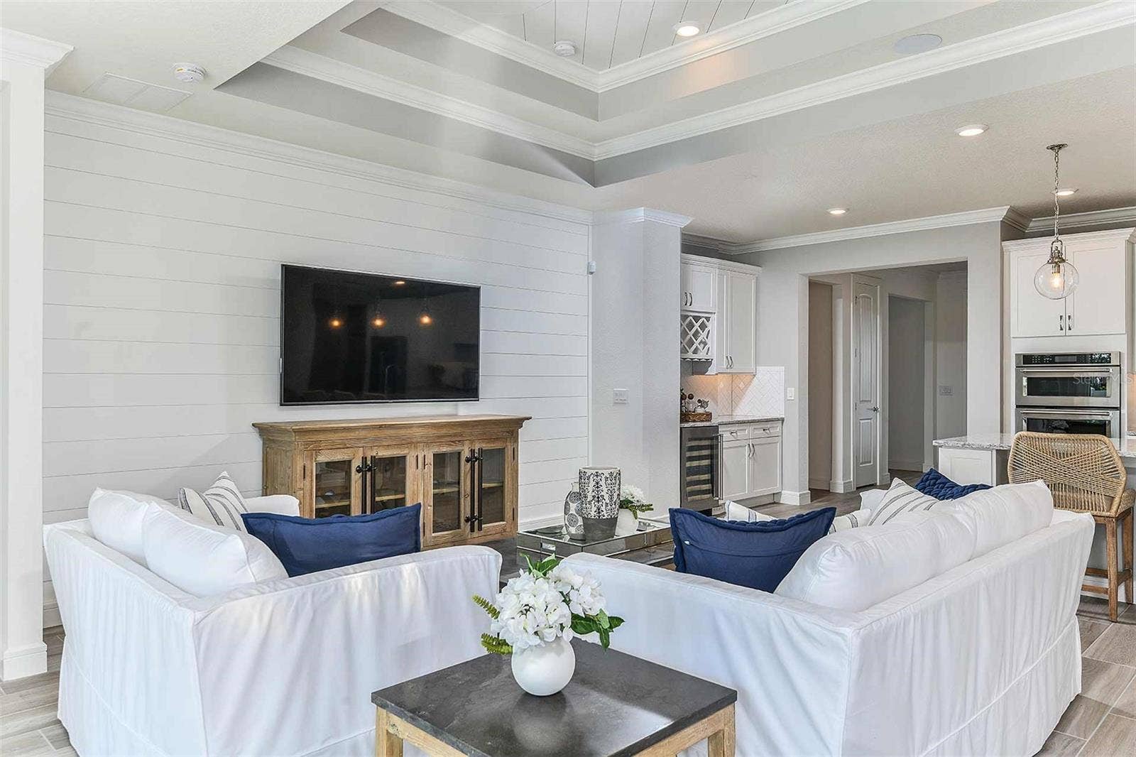 6541 WHITE WILLOW COURT, St Cloud, FL 34771 Model Home Design Only. Pictures and furnishings are for illustrative purposes only. Elevations, colors and options may vary. Furniture is for model home staging only.
