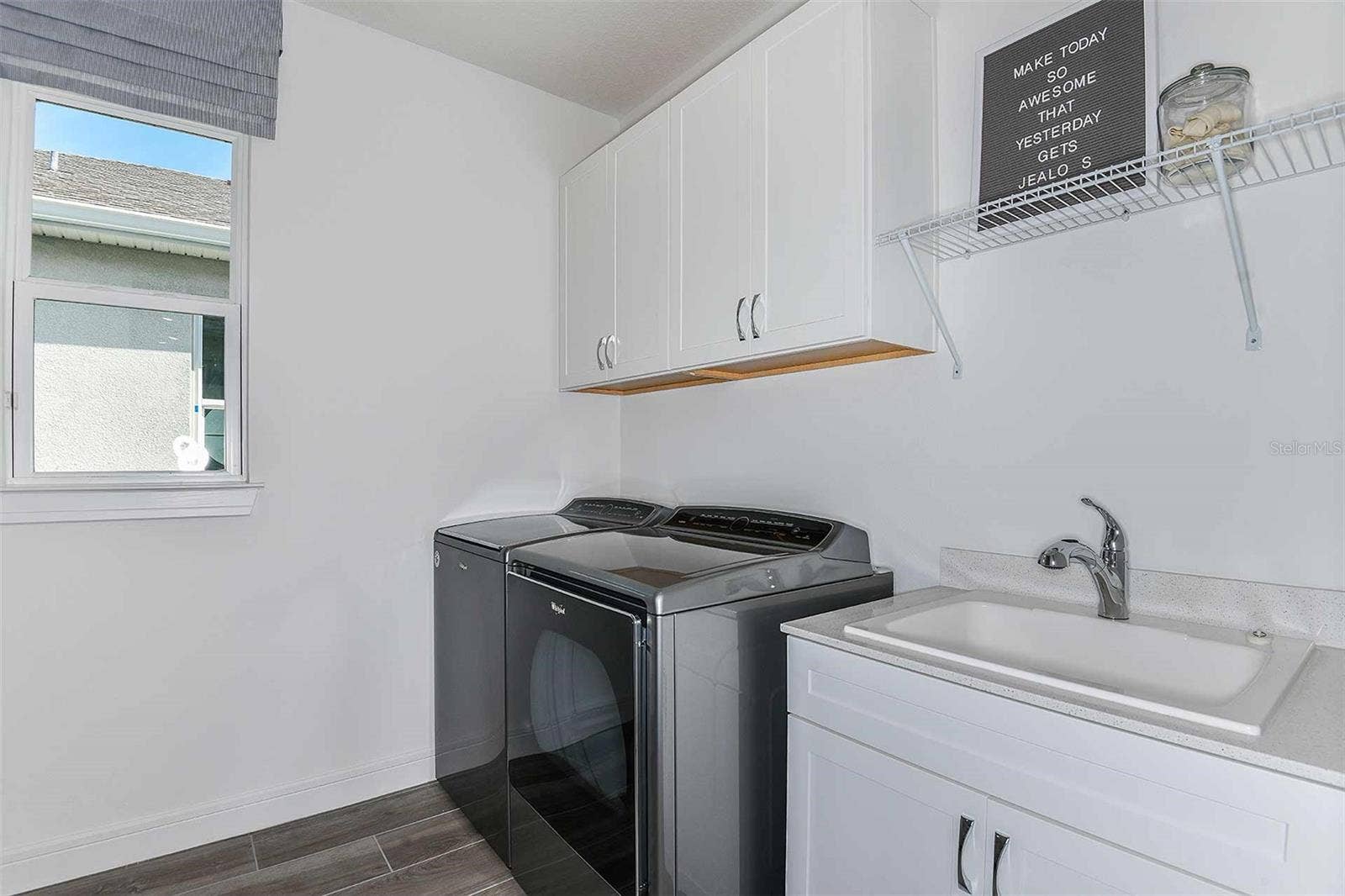 6541 WHITE WILLOW COURT, St Cloud, FL 34771 Model Home Design Only. Pictures and furnishings are for illustrative purposes only. Elevations, colors and options may vary. Furniture is for model home staging only.