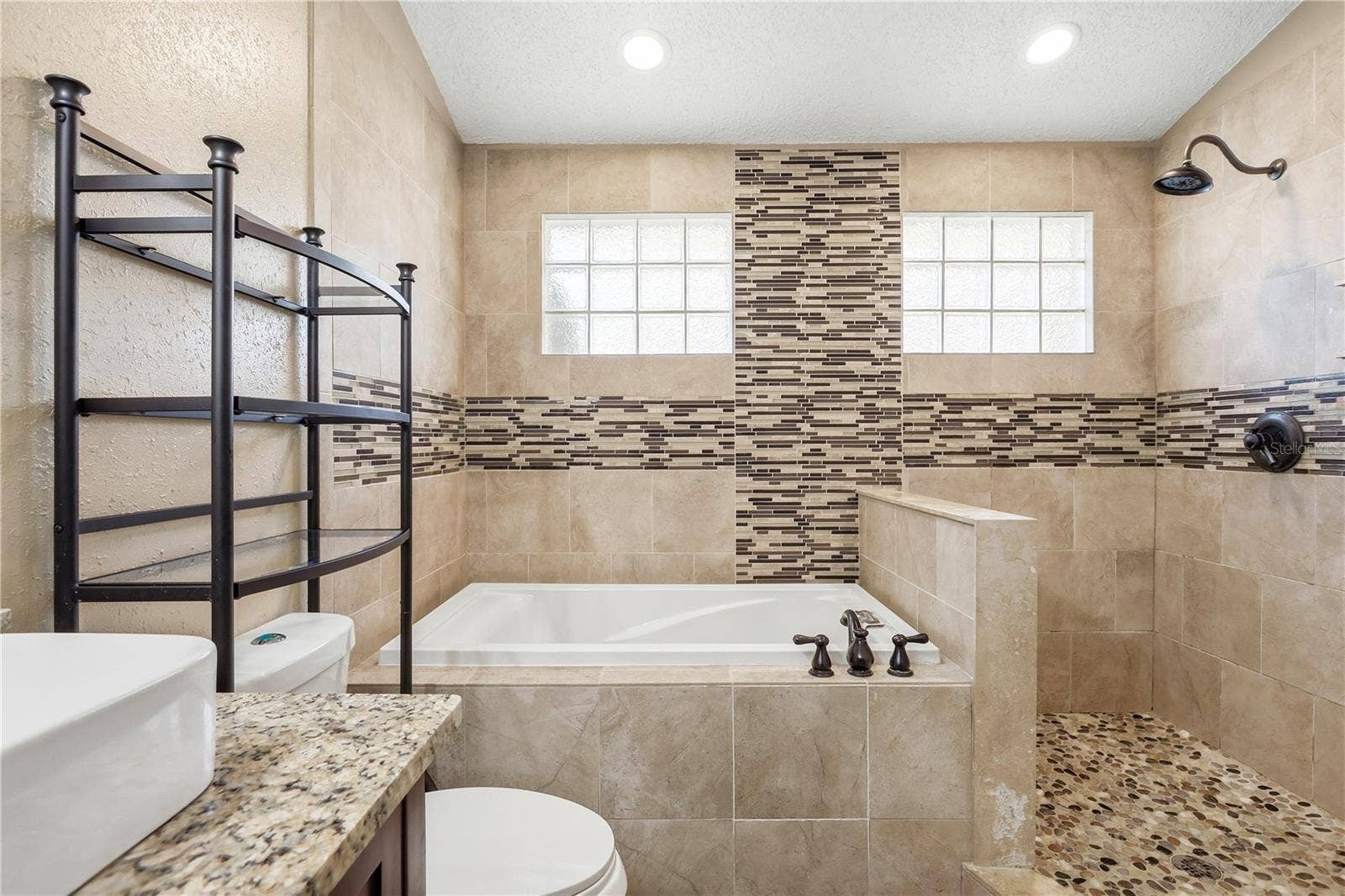 1064 KELLY CREEK CIRCLE, Oviedo, FL 32765 1064 KELLY CREEK CIRCLE, Oviedo, FL 32765
