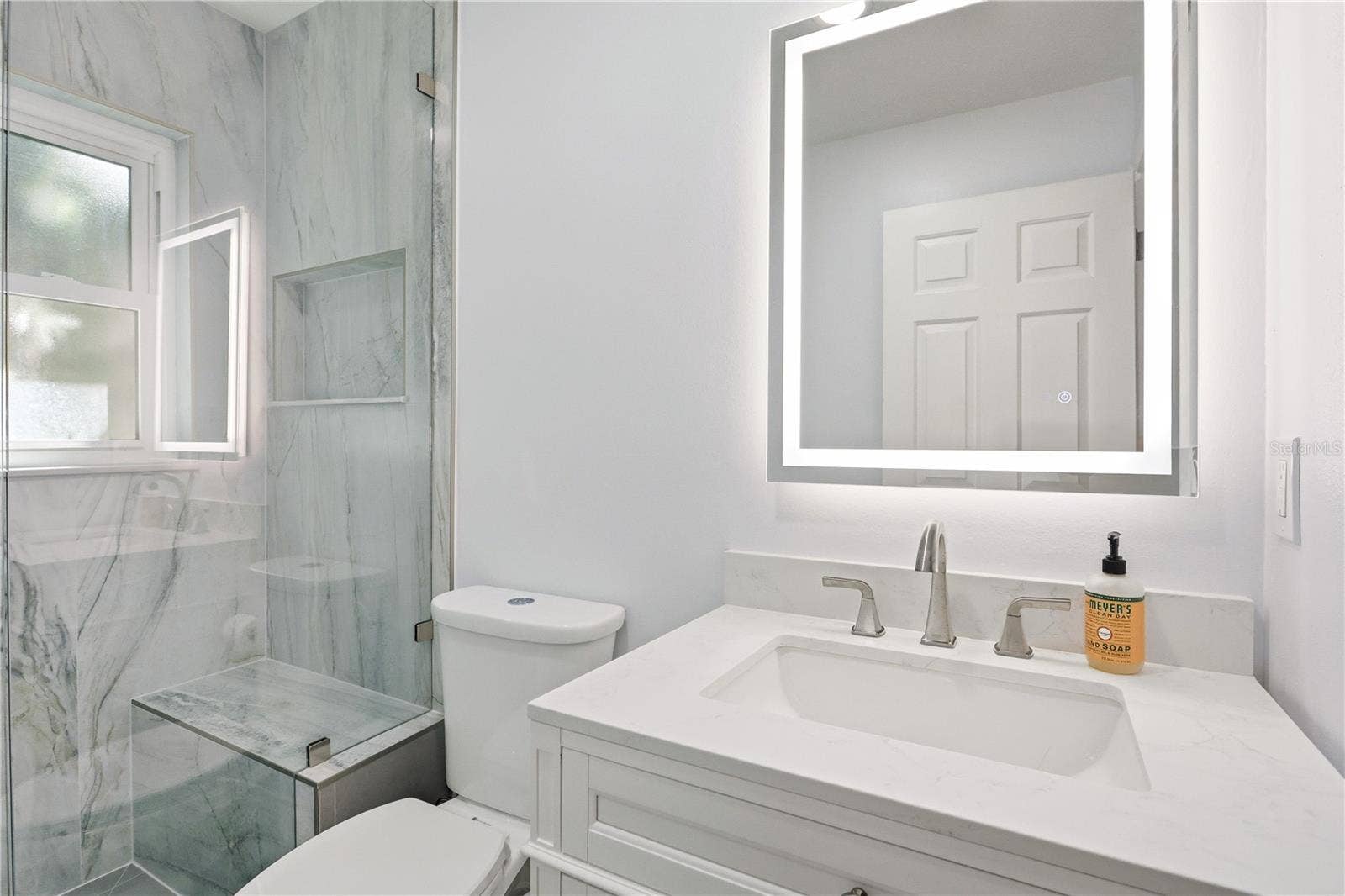 1064 KELLY CREEK CIRCLE, Oviedo, FL 32765 1064 KELLY CREEK CIRCLE, Oviedo, FL 32765