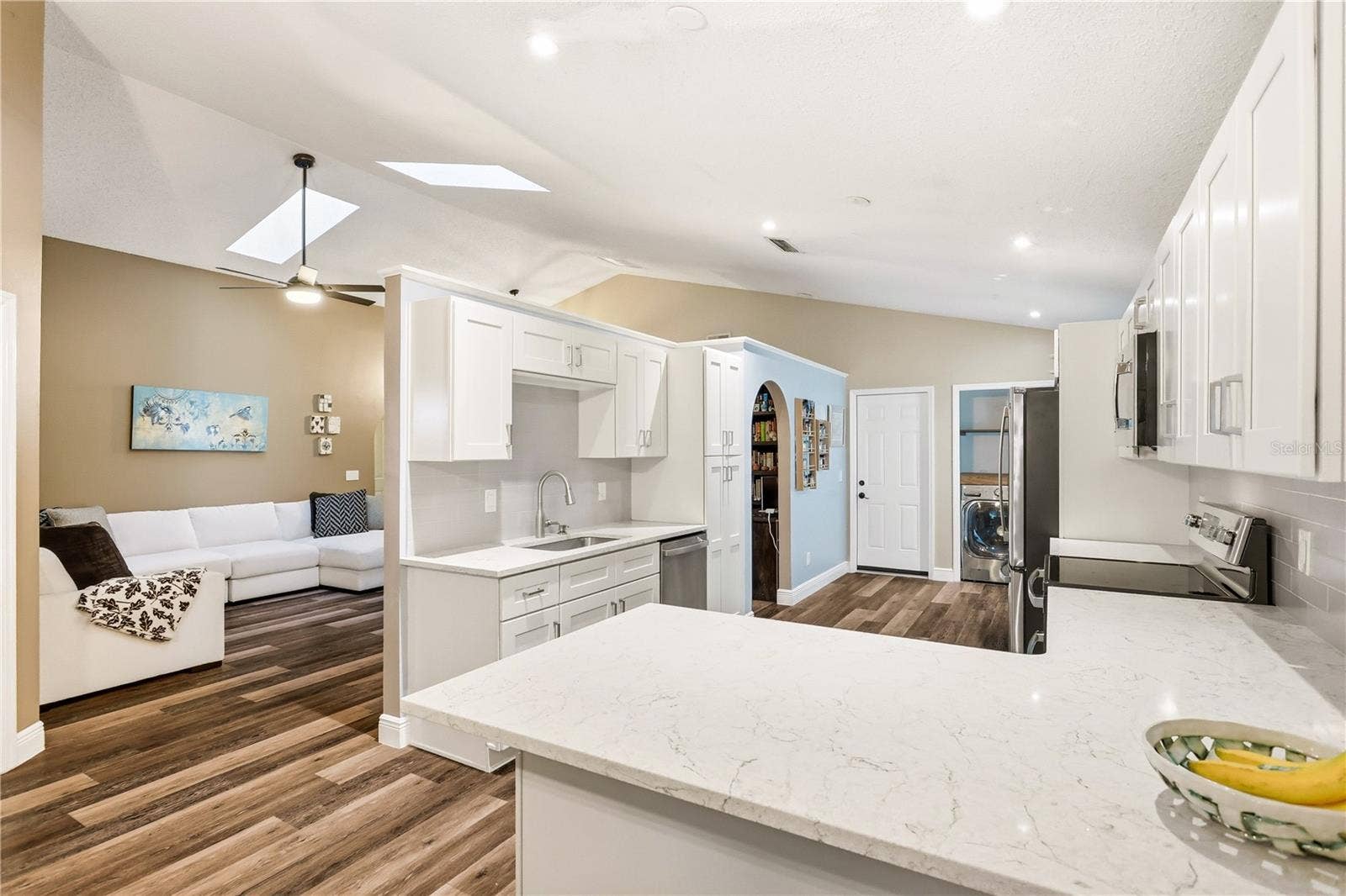 1064 KELLY CREEK CIRCLE, Oviedo, FL 32765 1064 KELLY CREEK CIRCLE, Oviedo, FL 32765