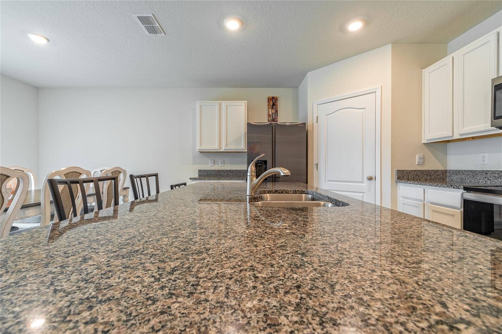 3812 SWANFALLS TERRACE, Sanford, FL 32771 Counter