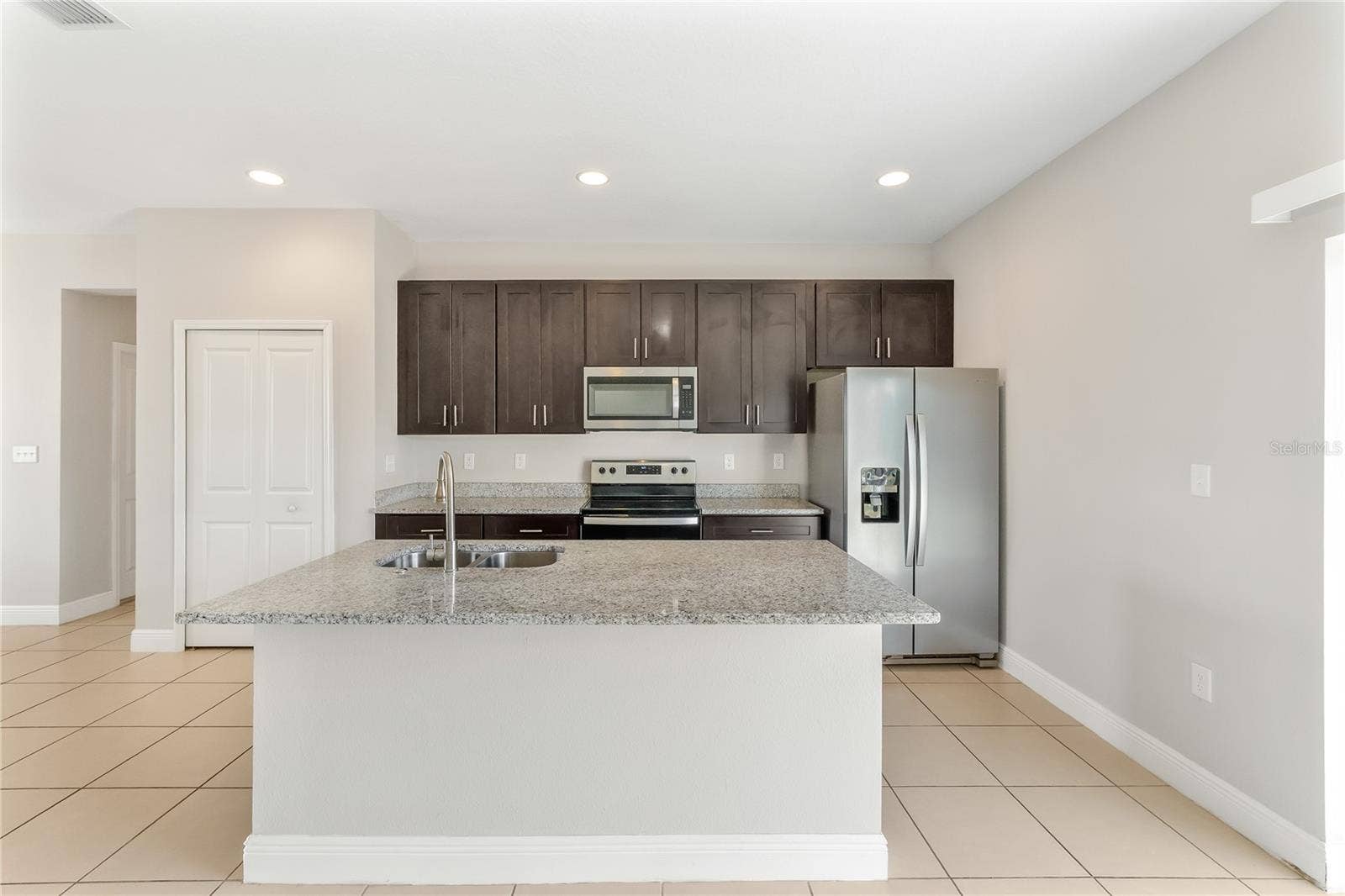 1910 LAKEVIEW LANE, Poinciana, FL 34759