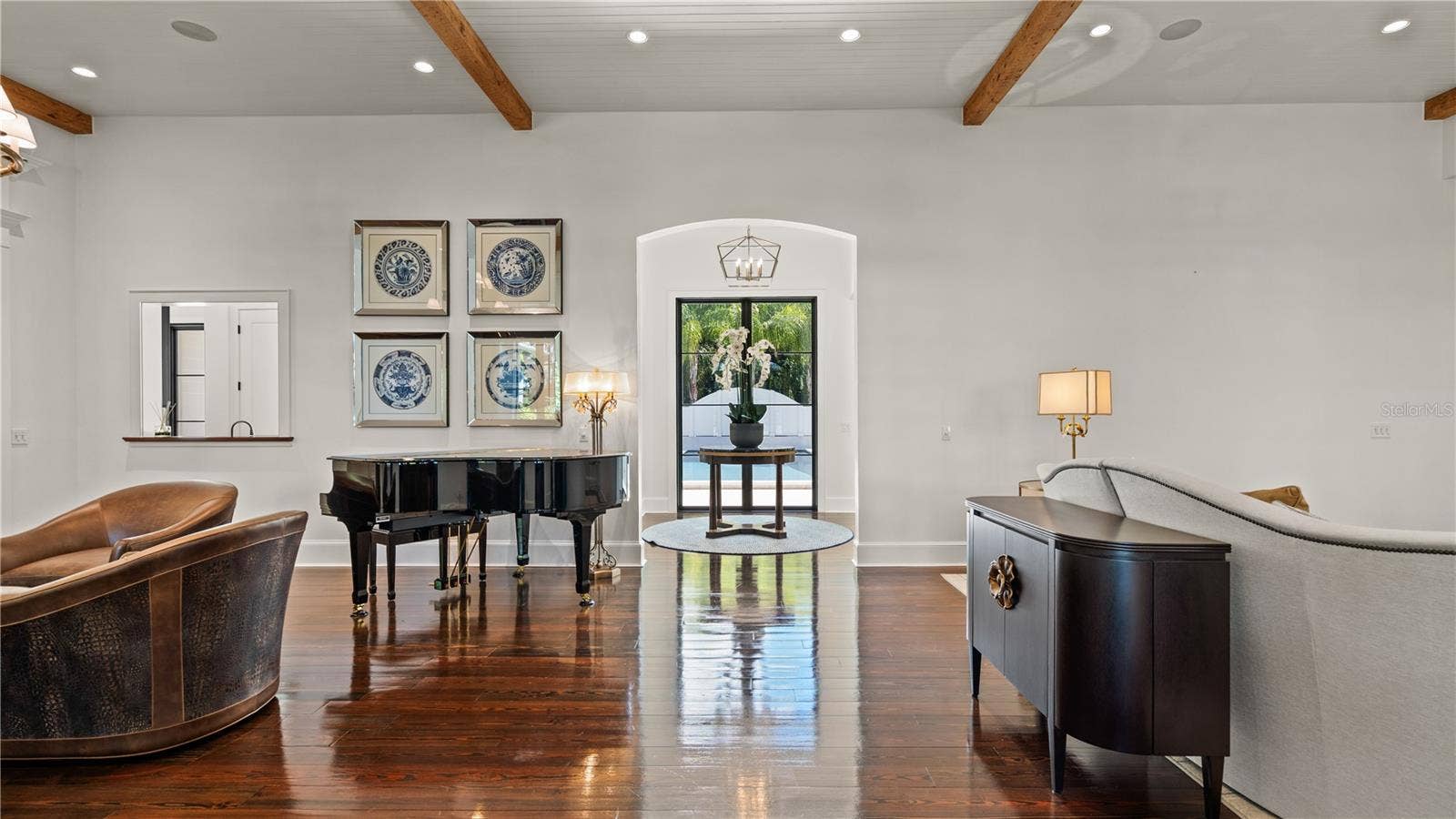651 OLD EUSTIS ROAD, Mount Dora, FL 32757 Living Room (furniture negotiable)