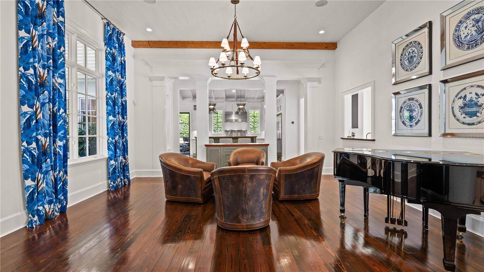 651 OLD EUSTIS ROAD, Mount Dora, FL 32757 Living Room (furniture negotiable)