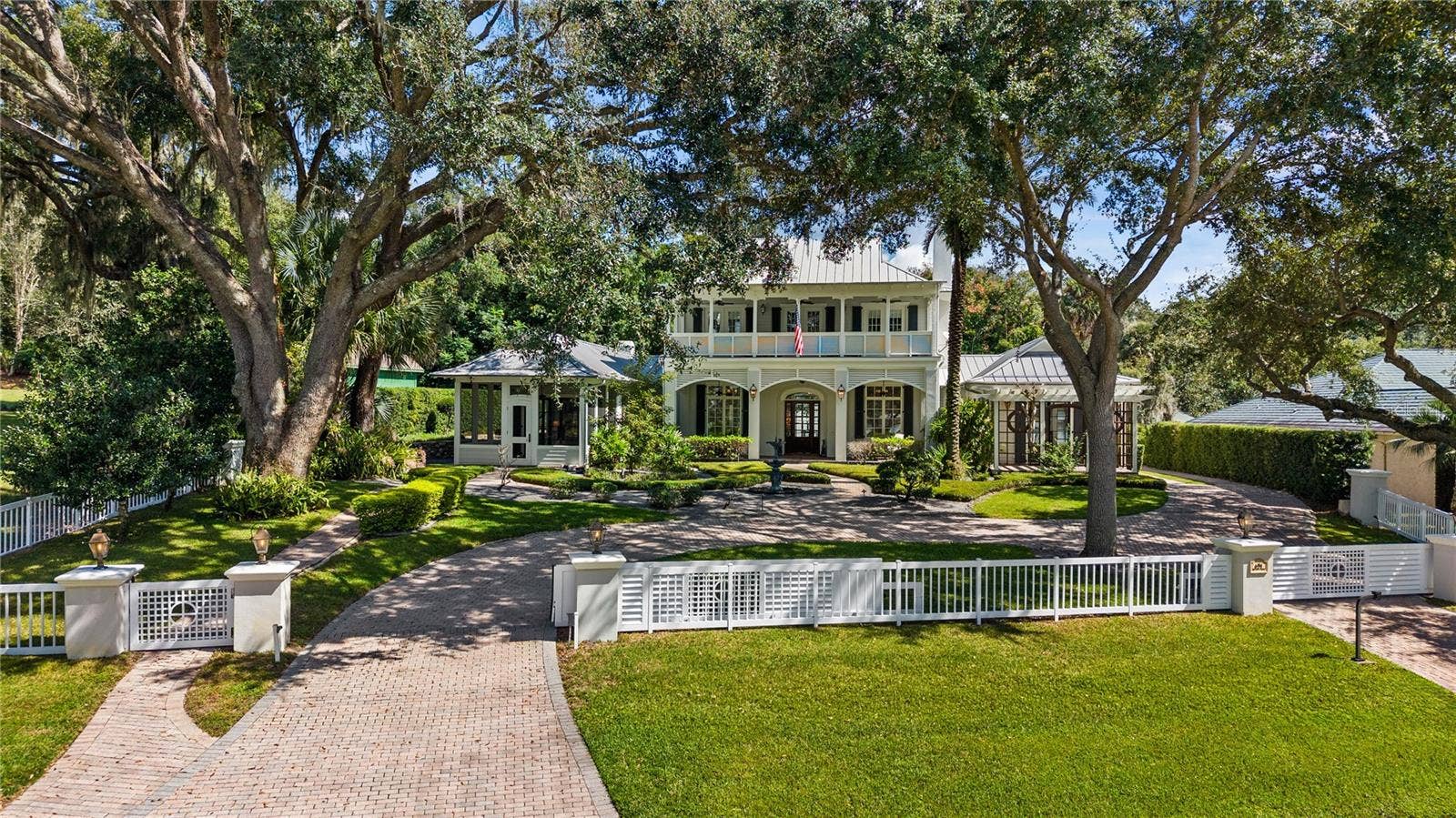 651 OLD EUSTIS ROAD, Mount Dora, FL 32757 Circular Driveway