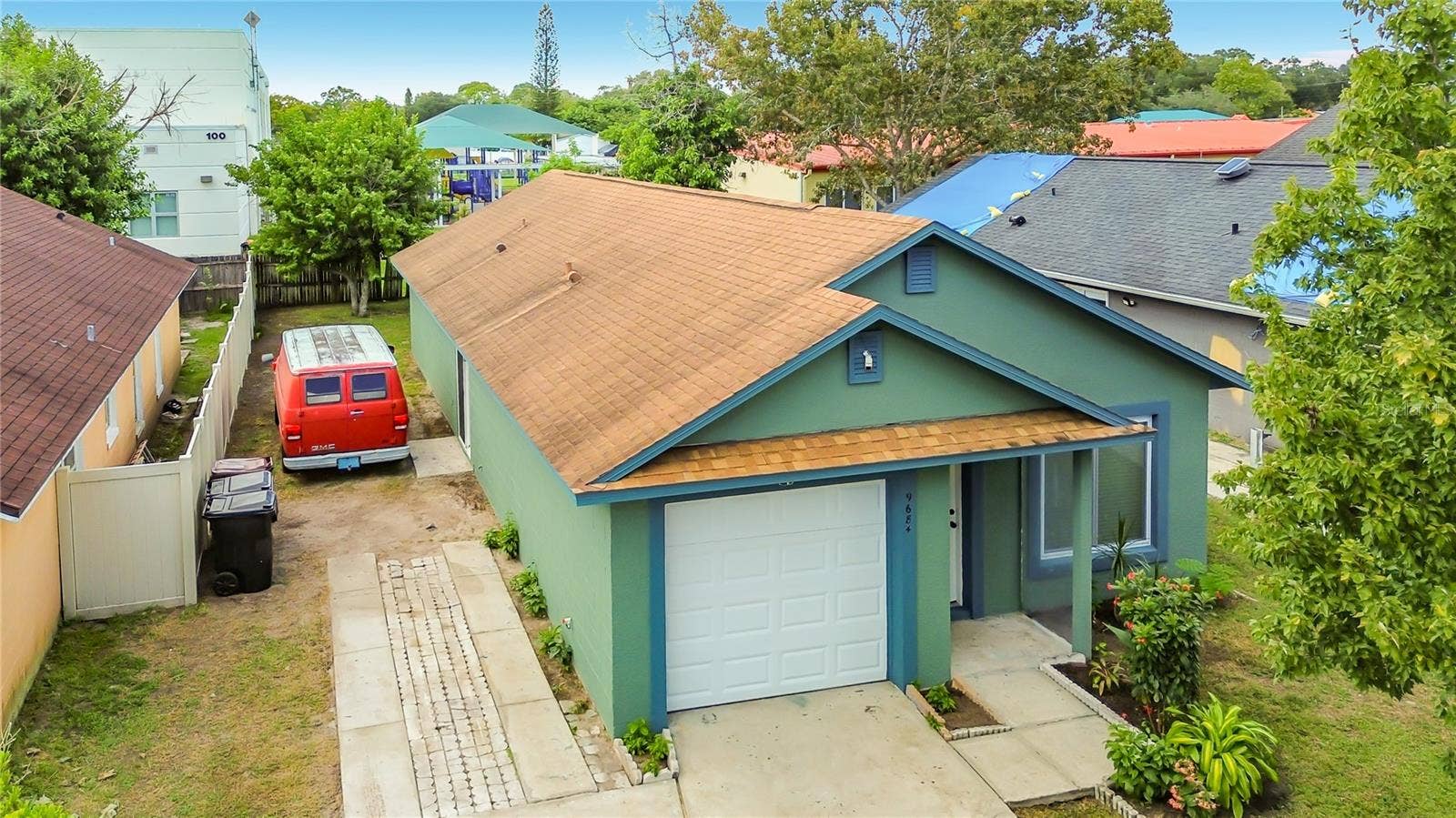 9684 HOLLYHILL DRIVE, Orlando, FL 32824 9684 HOLLYHILL DRIVE, Orlando, FL 32824