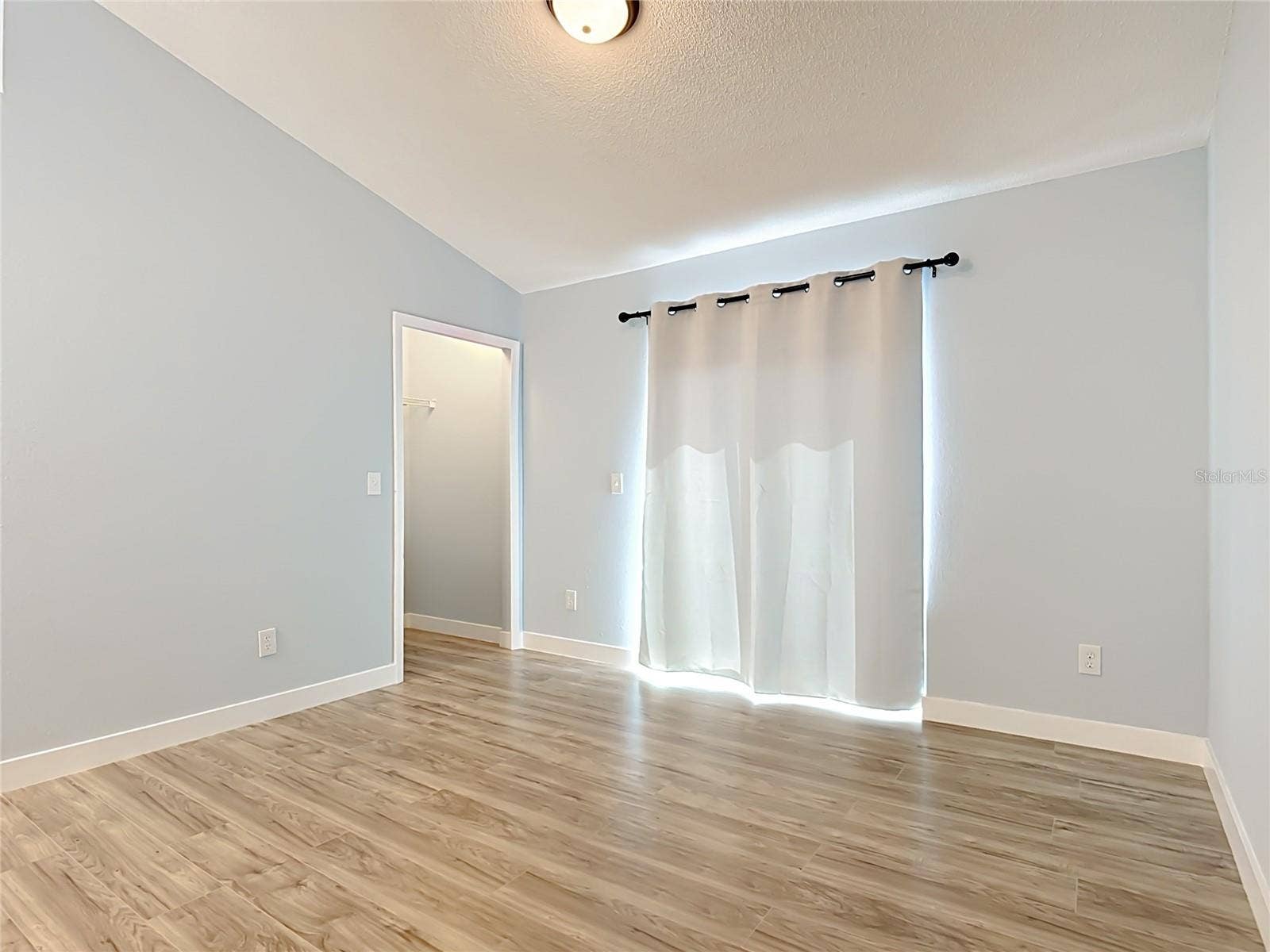 9684 HOLLYHILL DRIVE, Orlando, FL 32824 9684 HOLLYHILL DRIVE, Orlando, FL 32824