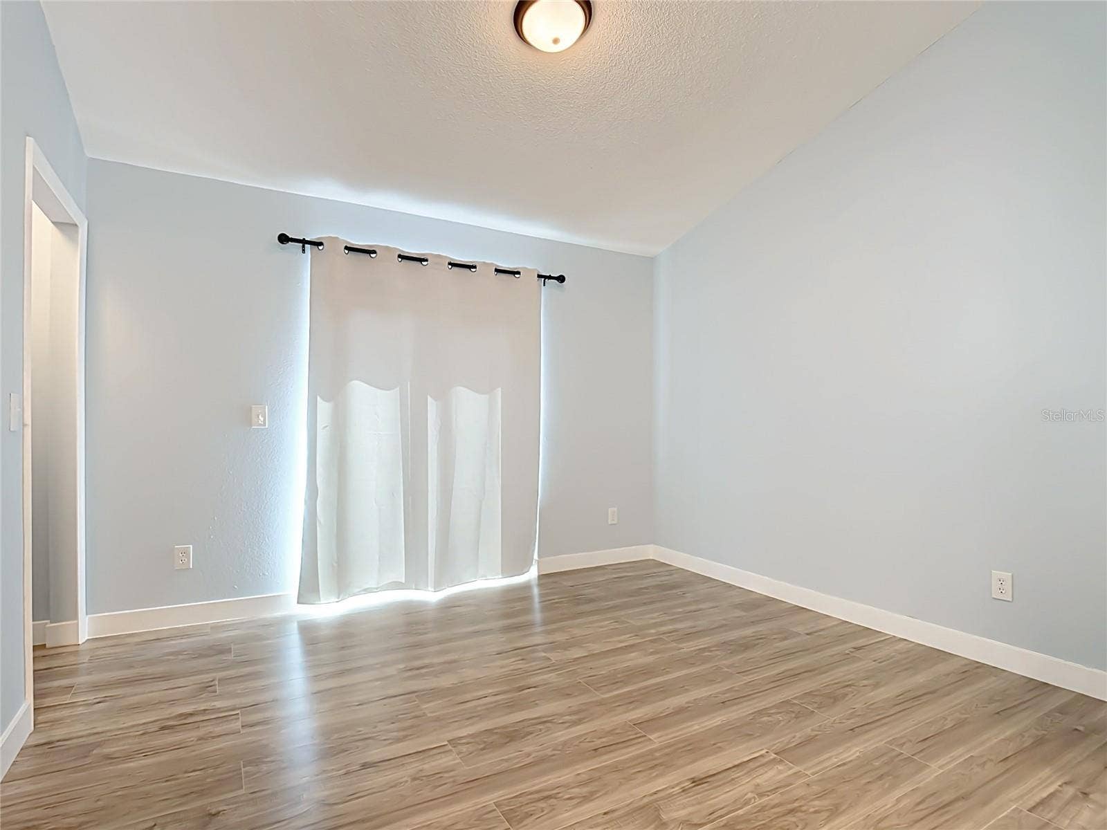 9684 HOLLYHILL DRIVE, Orlando, FL 32824 9684 HOLLYHILL DRIVE, Orlando, FL 32824