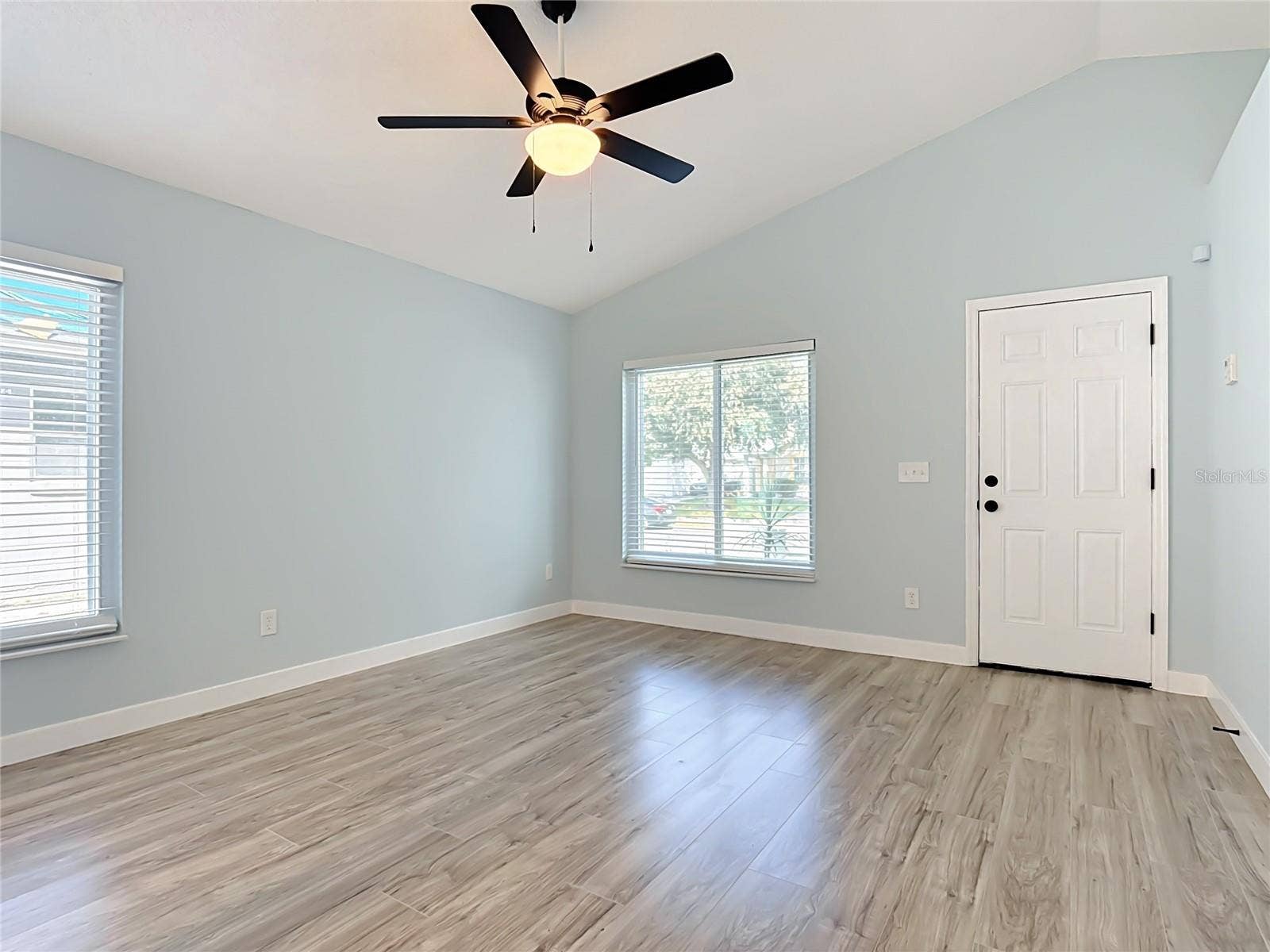 9684 HOLLYHILL DRIVE, Orlando, FL 32824 9684 HOLLYHILL DRIVE, Orlando, FL 32824