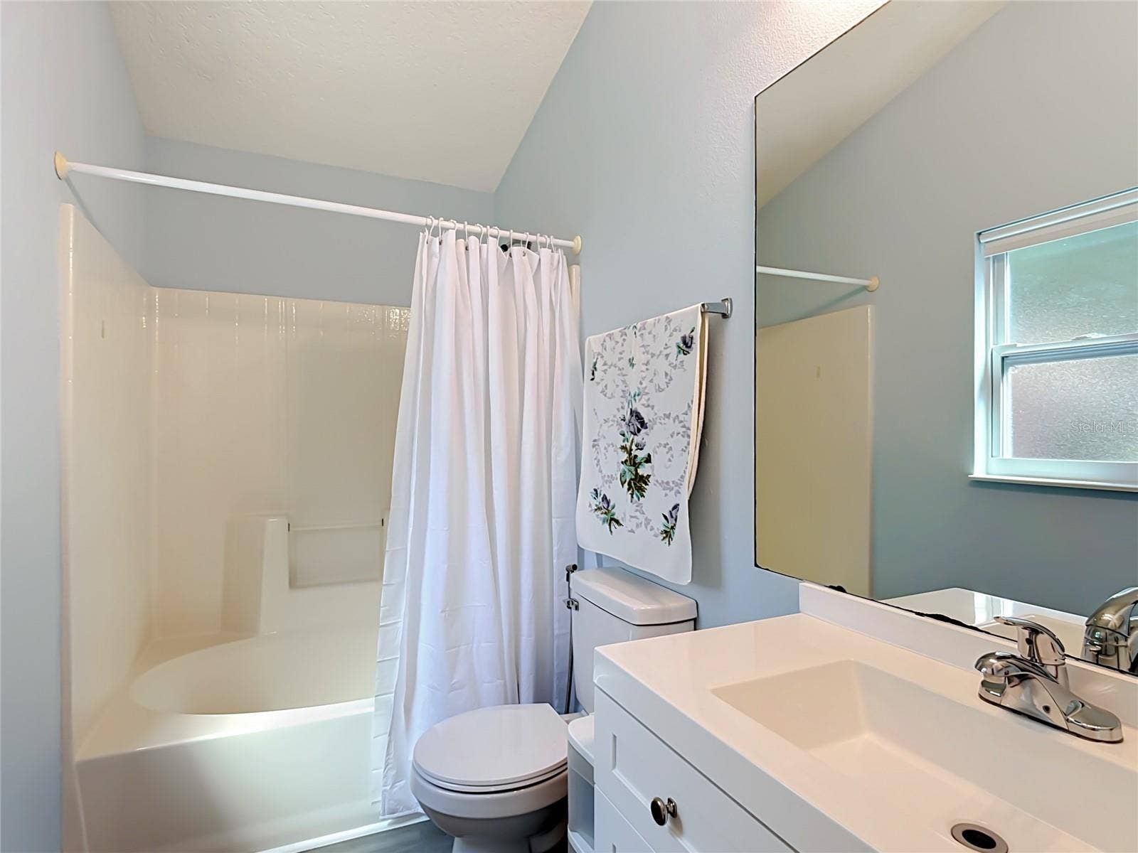 9684 HOLLYHILL DRIVE, Orlando, FL 32824 9684 HOLLYHILL DRIVE, Orlando, FL 32824