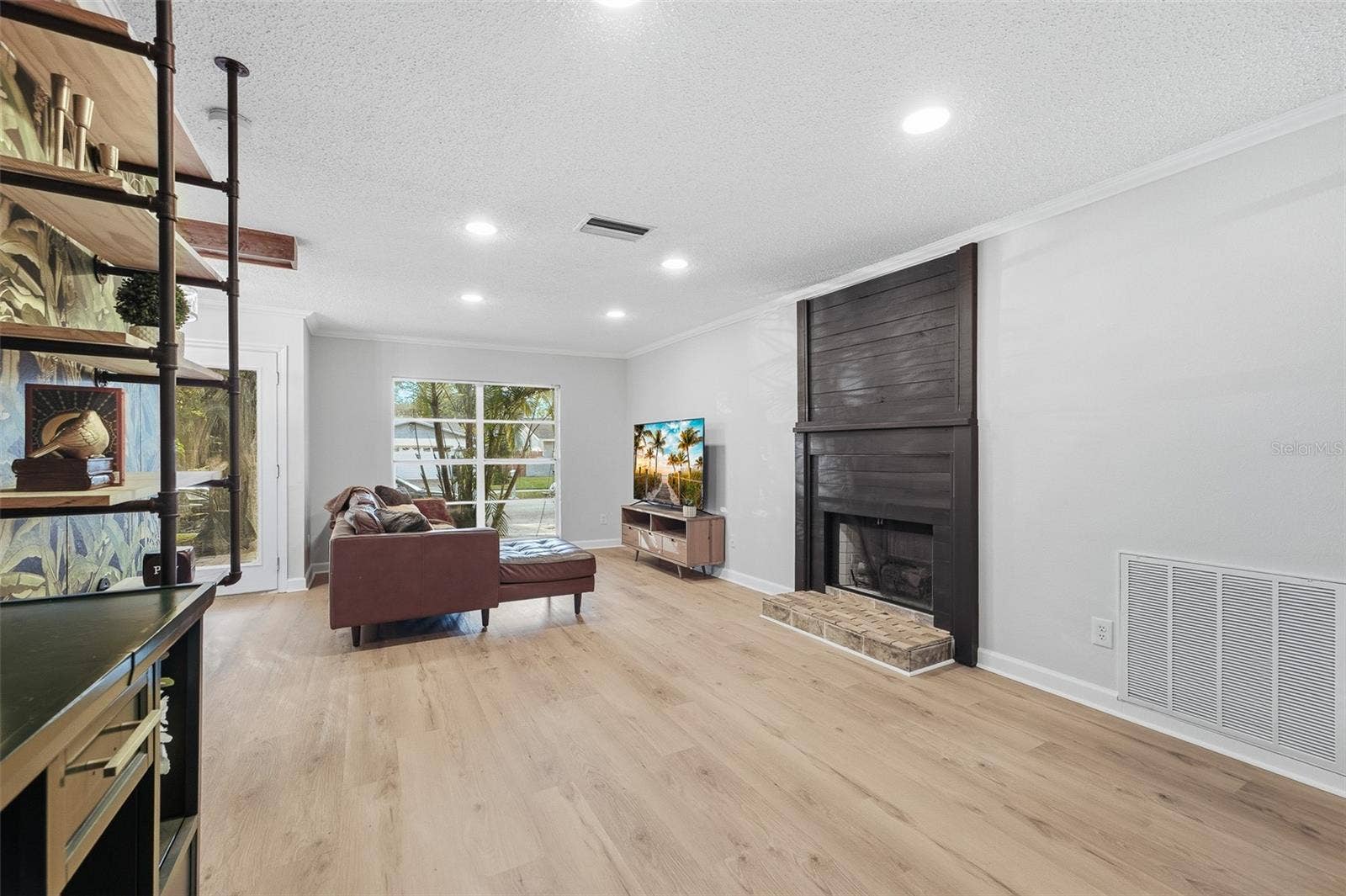 9627 HIDDEN OAKS CIRCLE, Tampa, FL 33612 9627 HIDDEN OAKS CIRCLE, Tampa, FL 33612