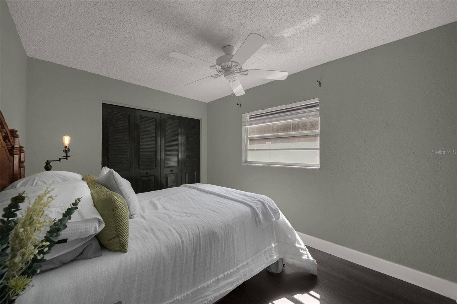9627 HIDDEN OAKS CIRCLE, Tampa, FL 33612 9627 HIDDEN OAKS CIRCLE, Tampa, FL 33612