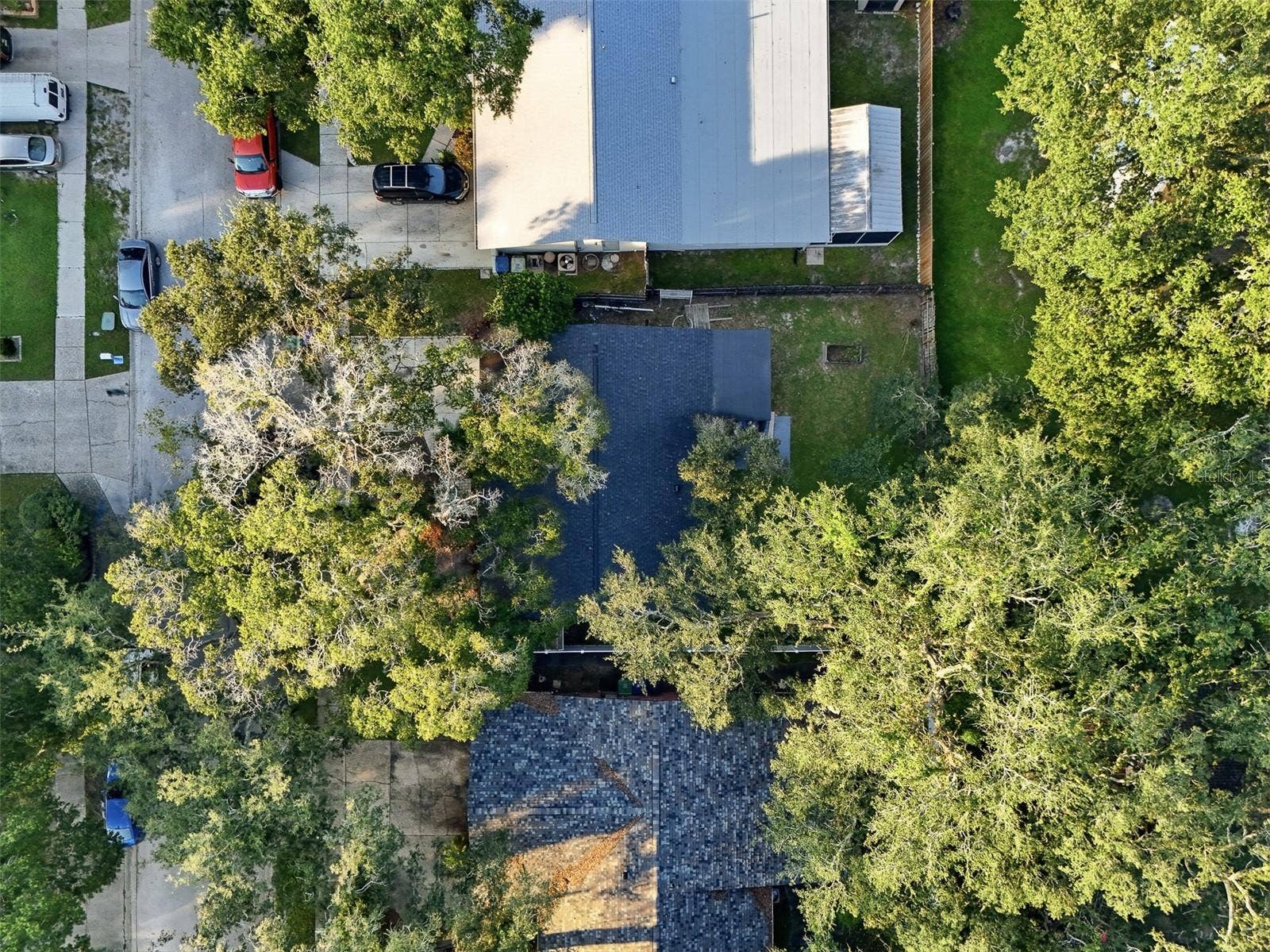 9627 HIDDEN OAKS CIRCLE, Tampa, FL 33612 9627 HIDDEN OAKS CIRCLE, Tampa, FL 33612