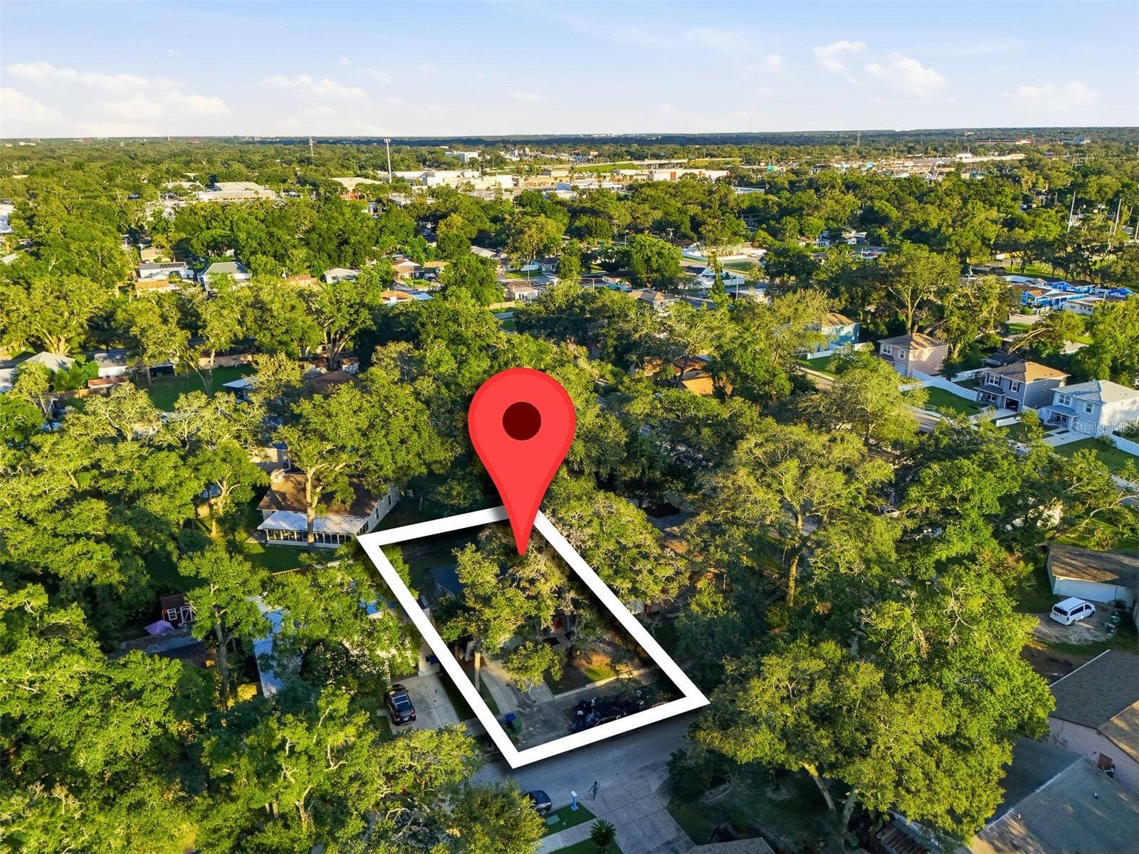9627 HIDDEN OAKS CIRCLE, Tampa, FL 33612 9627 HIDDEN OAKS CIRCLE, Tampa, FL 33612