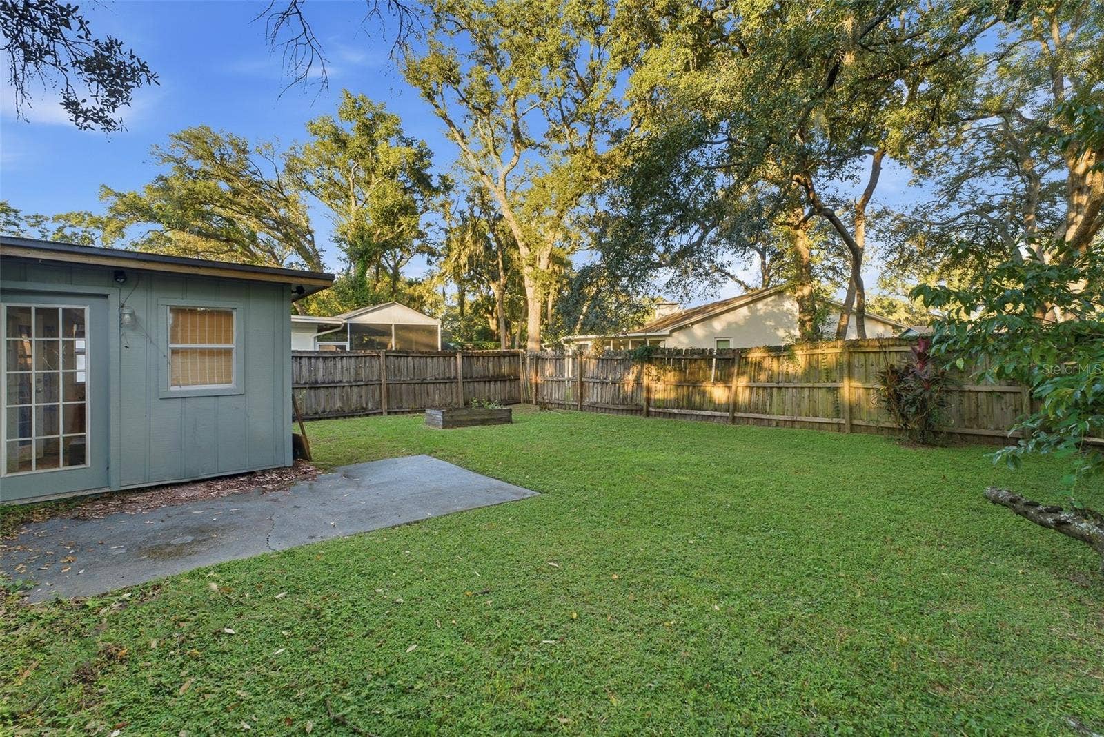 9627 HIDDEN OAKS CIRCLE, Tampa, FL 33612 9627 HIDDEN OAKS CIRCLE, Tampa, FL 33612