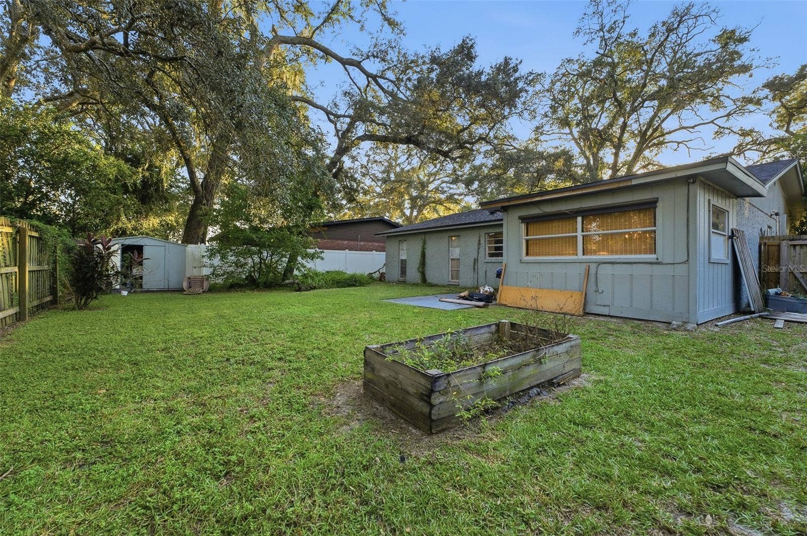 9627 HIDDEN OAKS CIRCLE, Tampa, FL 33612 9627 HIDDEN OAKS CIRCLE, Tampa, FL 33612