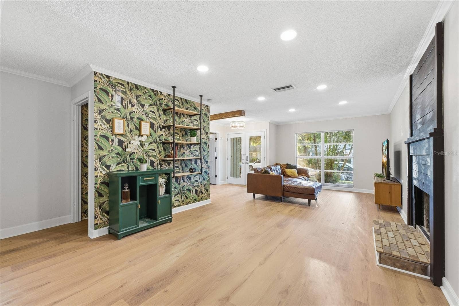 9627 HIDDEN OAKS CIRCLE, Tampa, FL 33612 9627 HIDDEN OAKS CIRCLE, Tampa, FL 33612