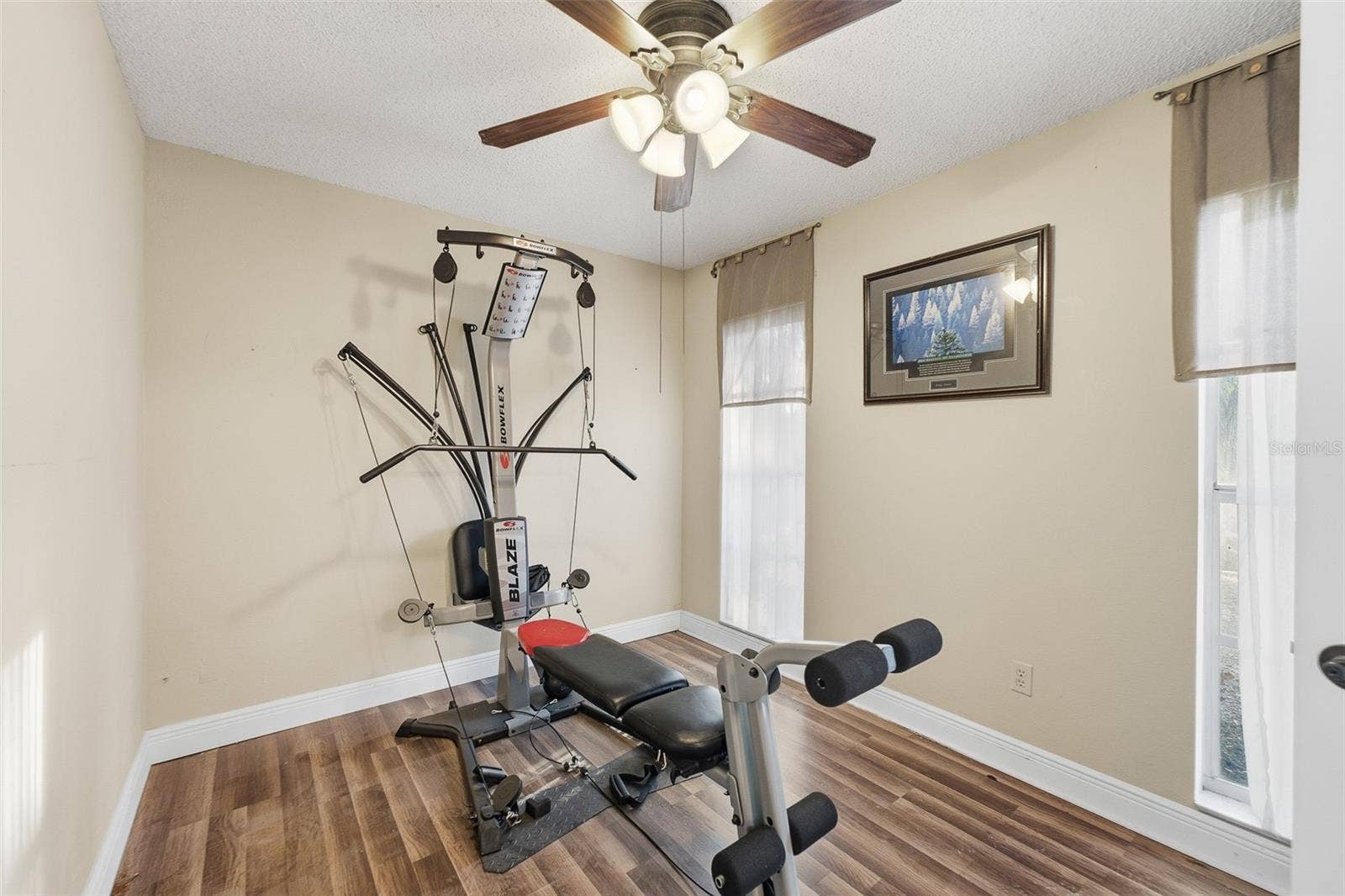 9627 HIDDEN OAKS CIRCLE, Tampa, FL 33612 9627 HIDDEN OAKS CIRCLE, Tampa, FL 33612