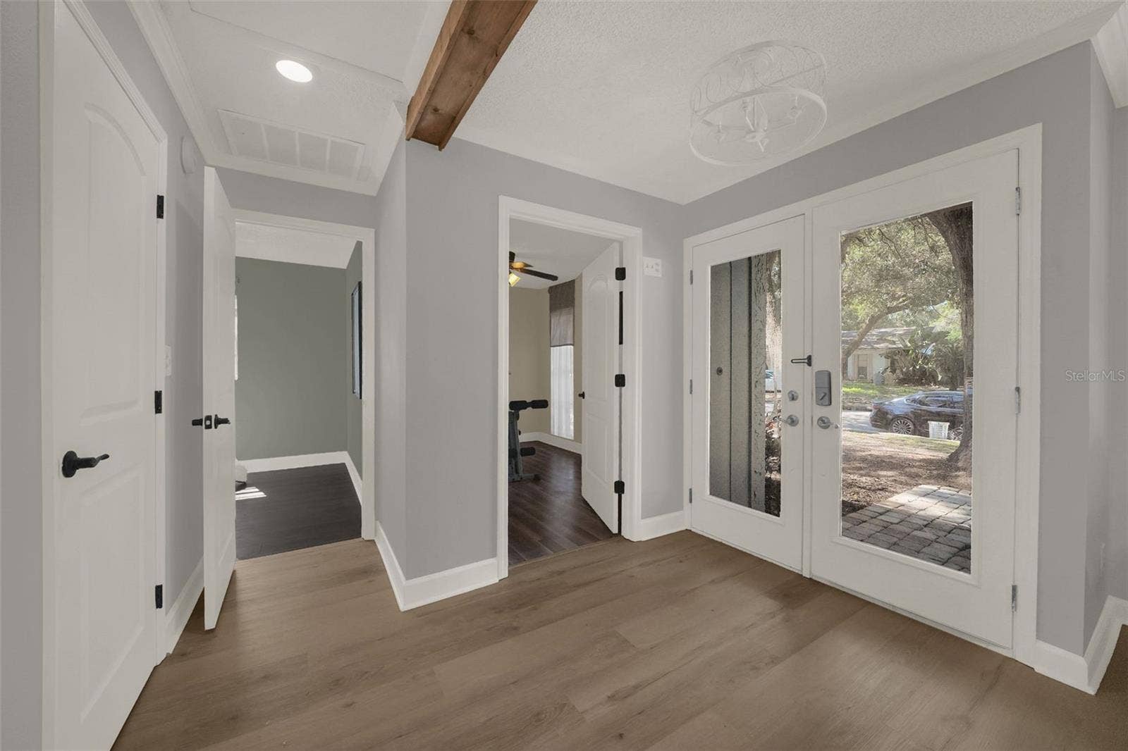 9627 HIDDEN OAKS CIRCLE, Tampa, FL 33612 9627 HIDDEN OAKS CIRCLE, Tampa, FL 33612