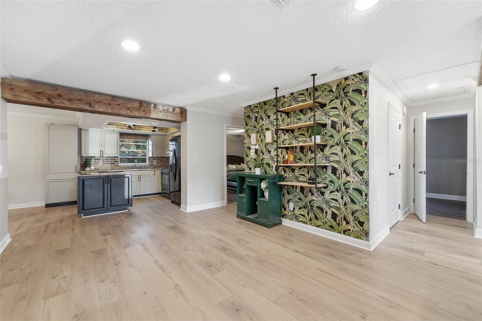 9627 HIDDEN OAKS CIRCLE, Tampa, FL 33612 9627 HIDDEN OAKS CIRCLE, Tampa, FL 33612