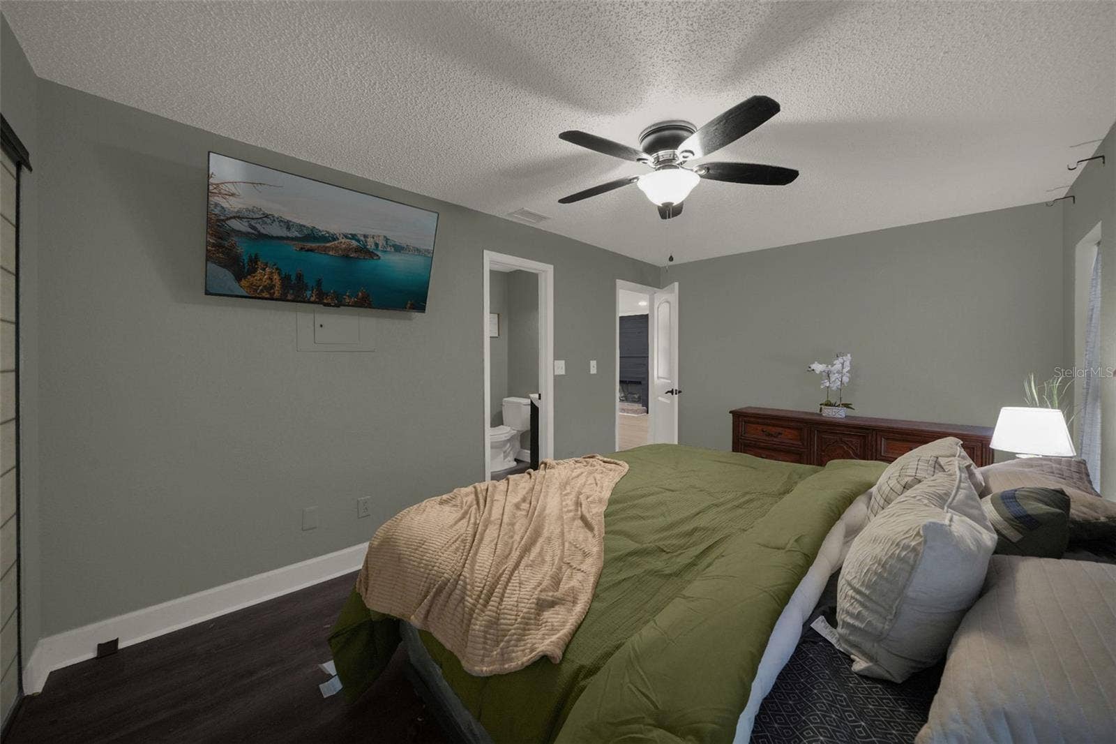 9627 HIDDEN OAKS CIRCLE, Tampa, FL 33612 9627 HIDDEN OAKS CIRCLE, Tampa, FL 33612