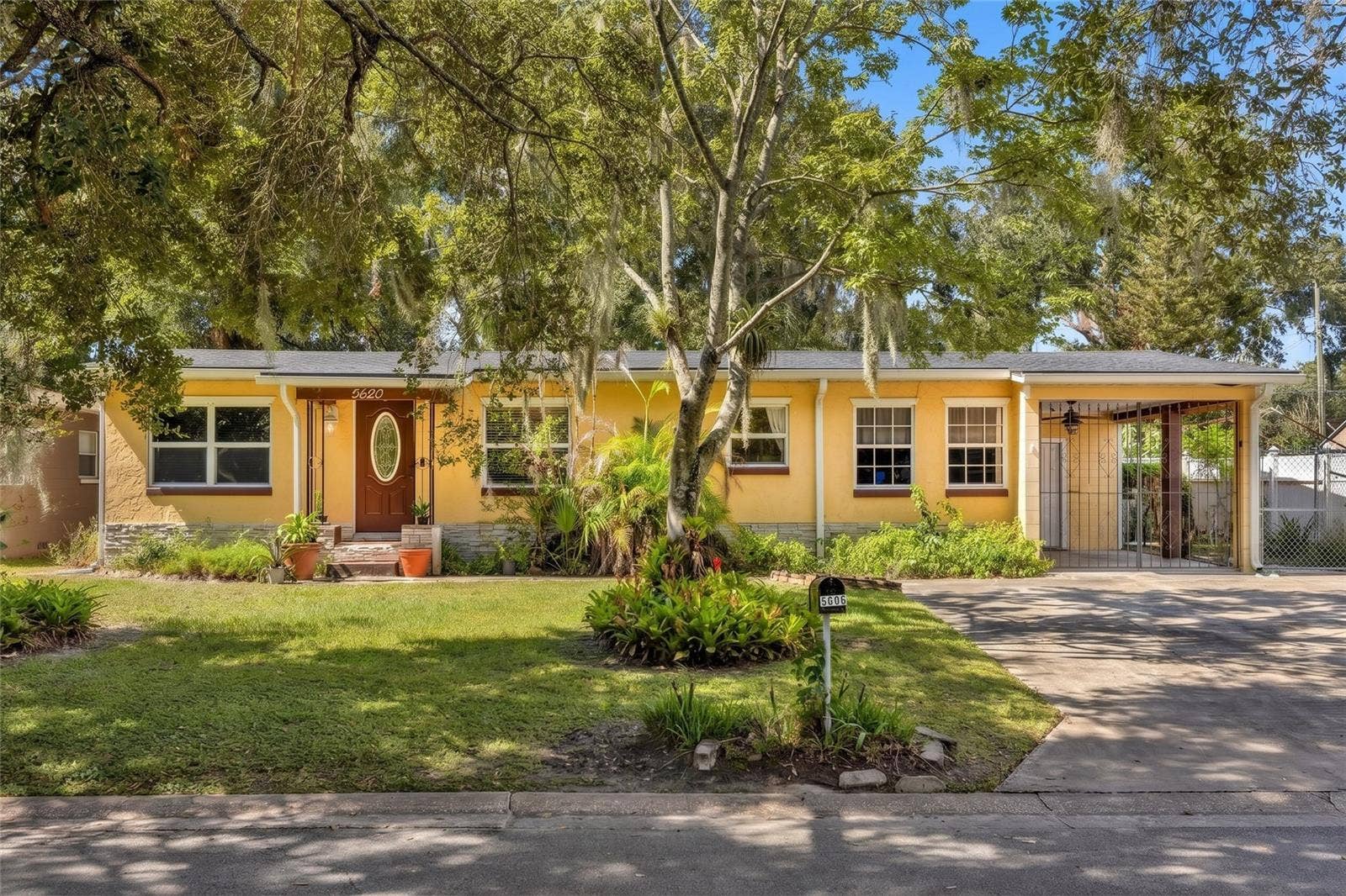 5620 SANDALWOOD DRIVE, Orlando, FL 32839
