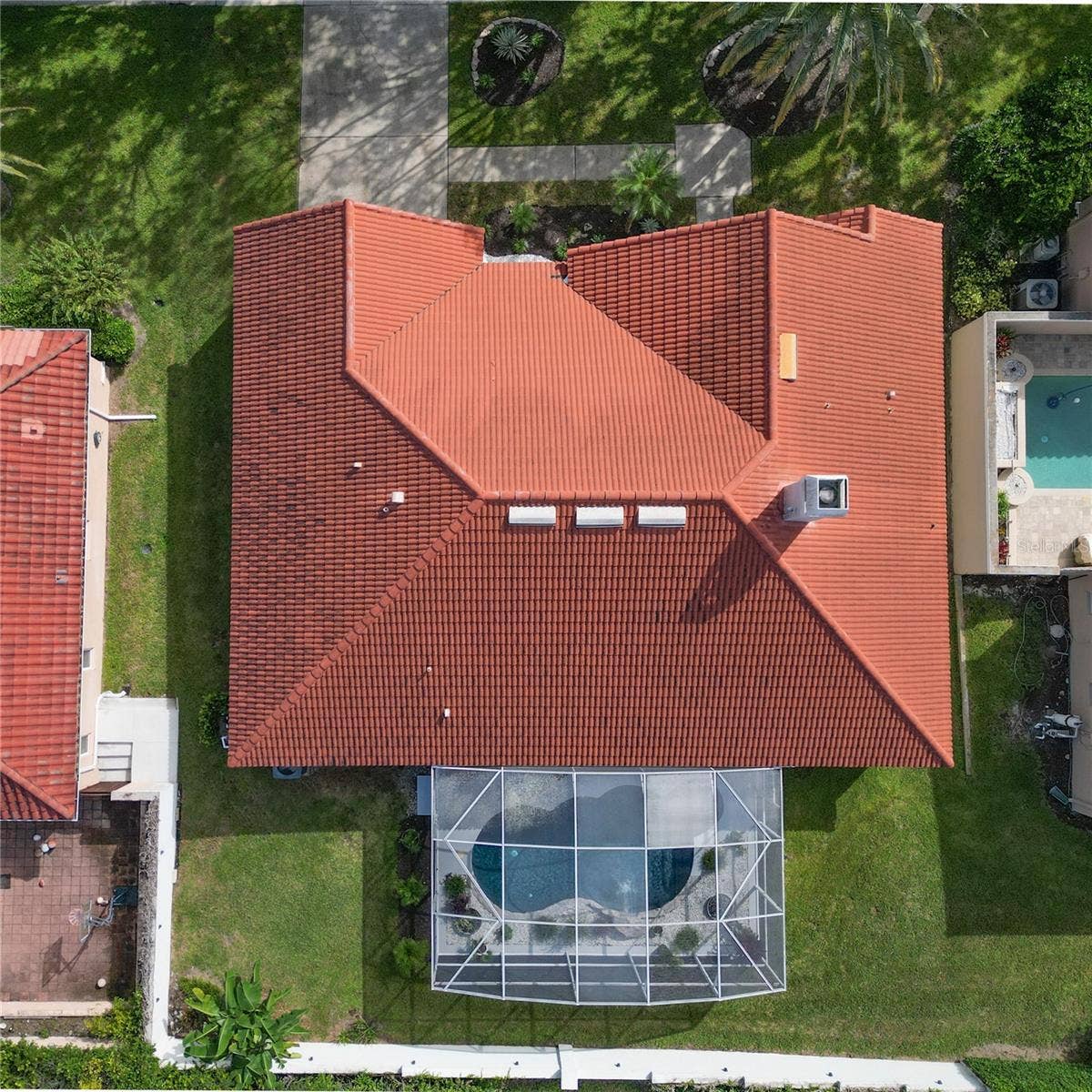 1854 VISTA ROYALE BOULEVARD, Orlando, FL 32835 No insurance issues with this roof!