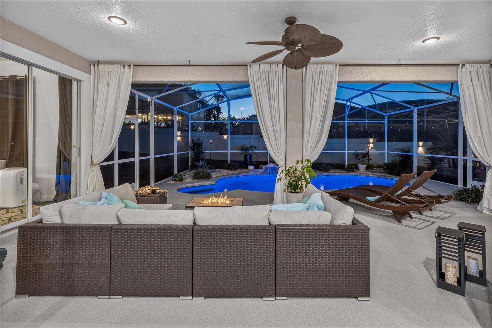 1854 VISTA ROYALE BOULEVARD, Orlando, FL 32835 Now that's the way to unwind after a long day!