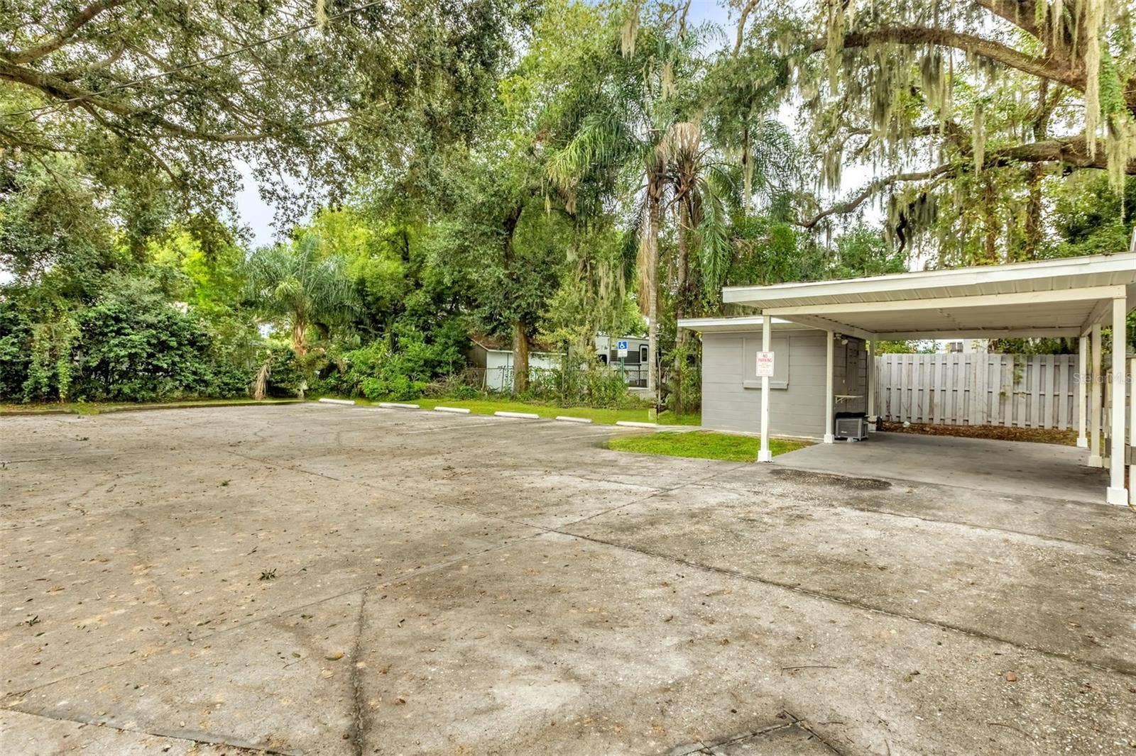 214 E OAK STREET, Kissimmee, FL 34744