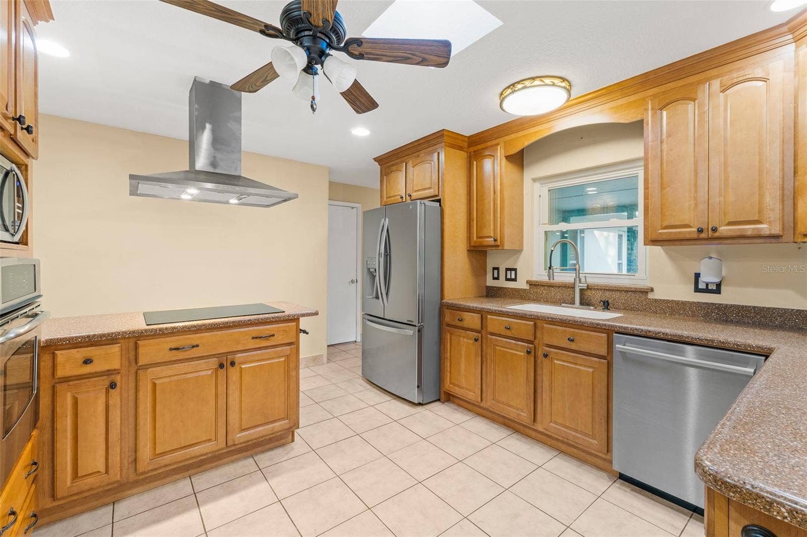 638 ORANGE COURT, Rockledge, FL 32955 Bright Kitchen